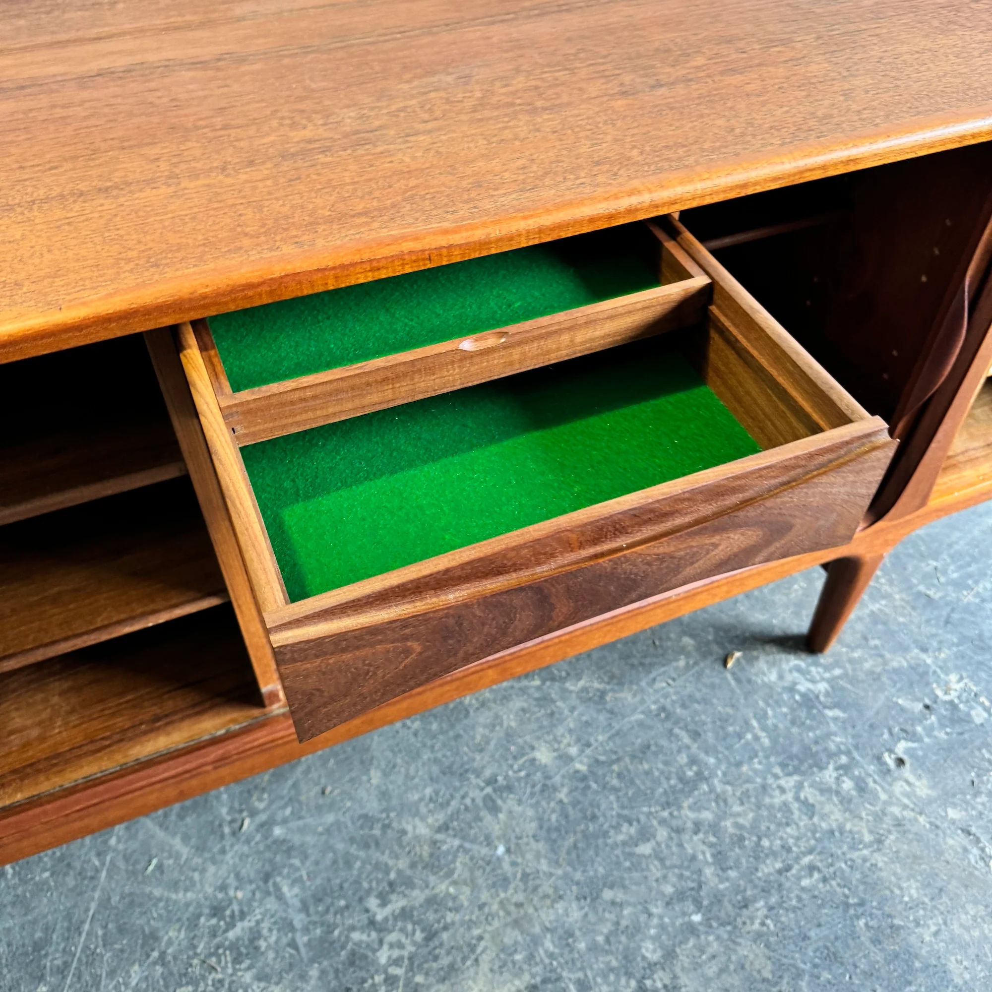 Danish Modern U16 Sideboard in Teak by Johannes Andersen for Uldum Mobelfabrik - Image 6