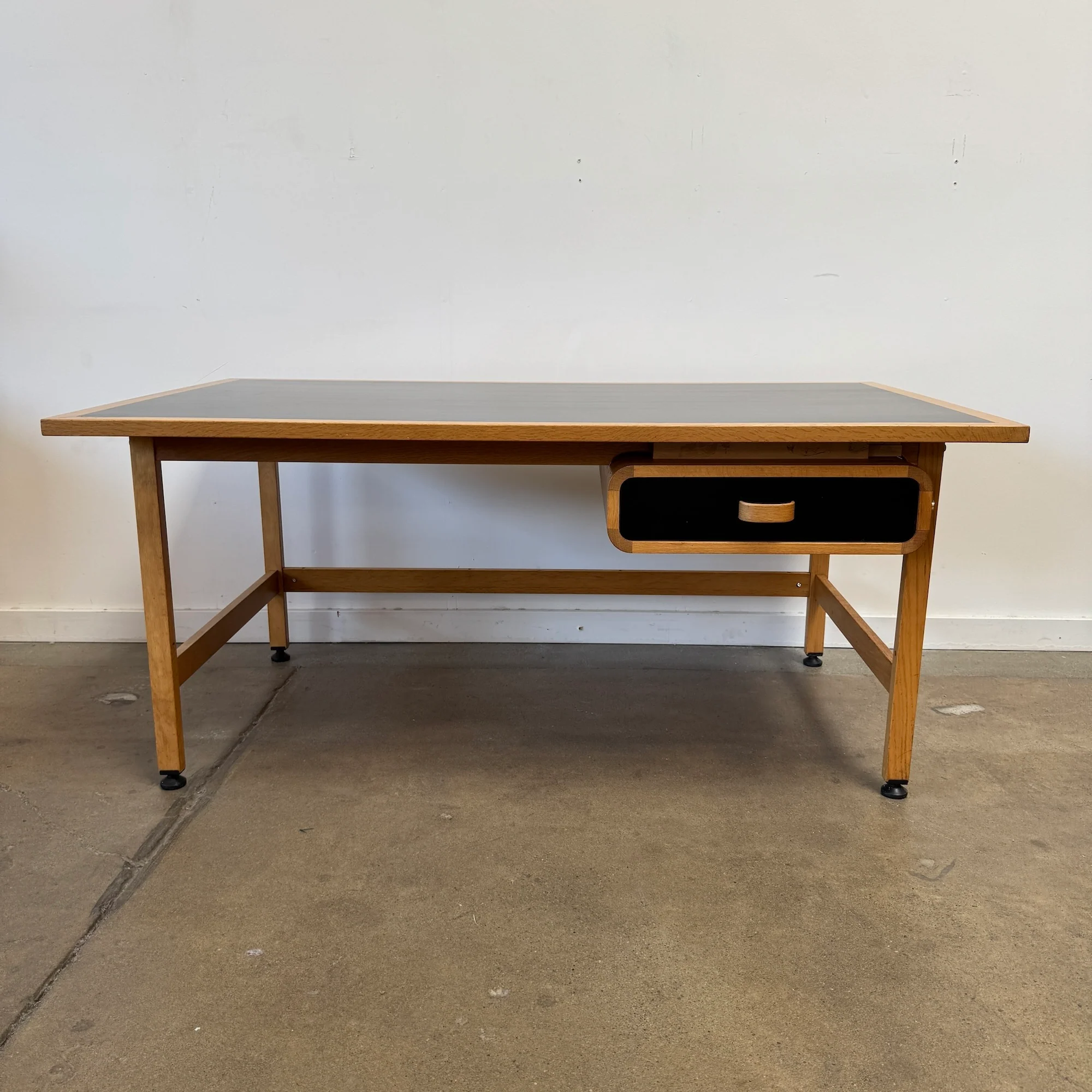 Danish Rud Thygesen & Johnny Sørensen for Magnus Olesen – Executive Desk