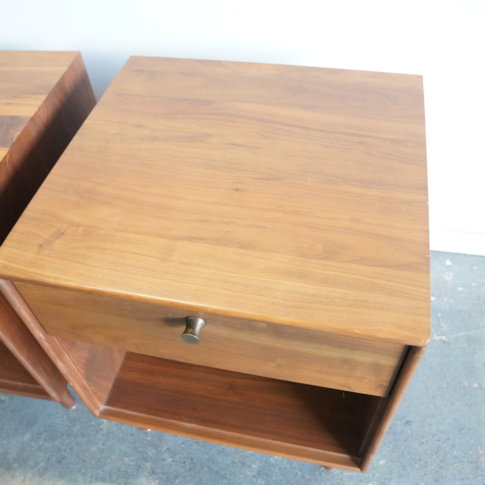 Design Within Reach Copeland American Modern pair of nightstands - Image 3