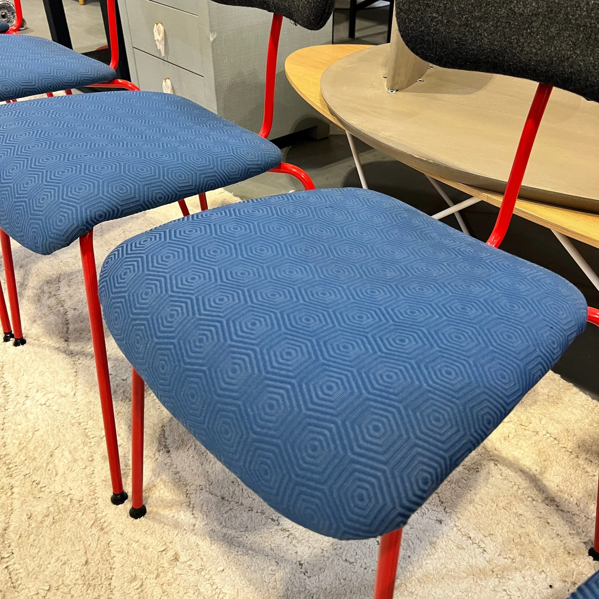 Design Within Reach Jobs Nod set of 6 stacking chairs - Image 4