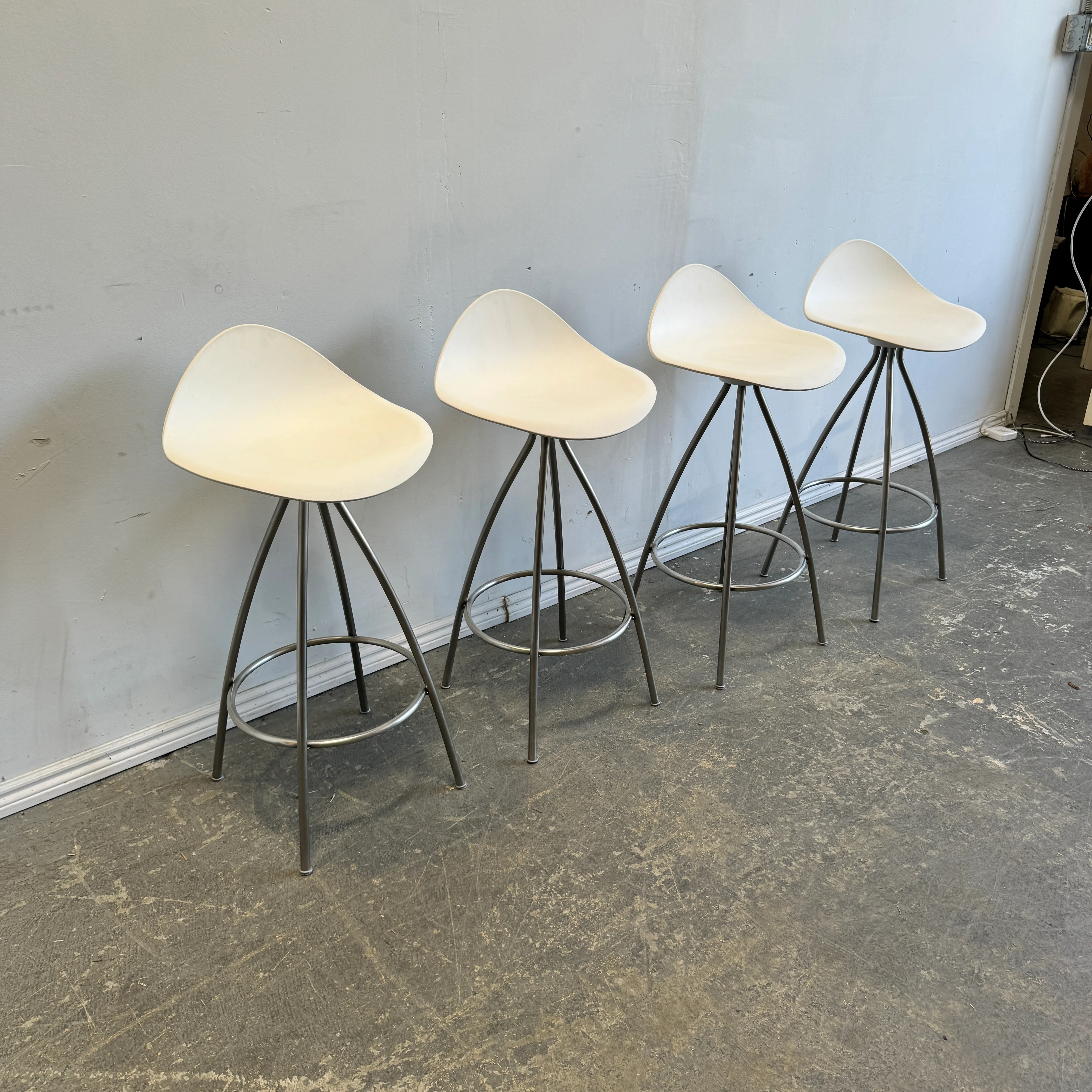Design Within Reach set of 4 Stua Onda counter Stools - Image 3
