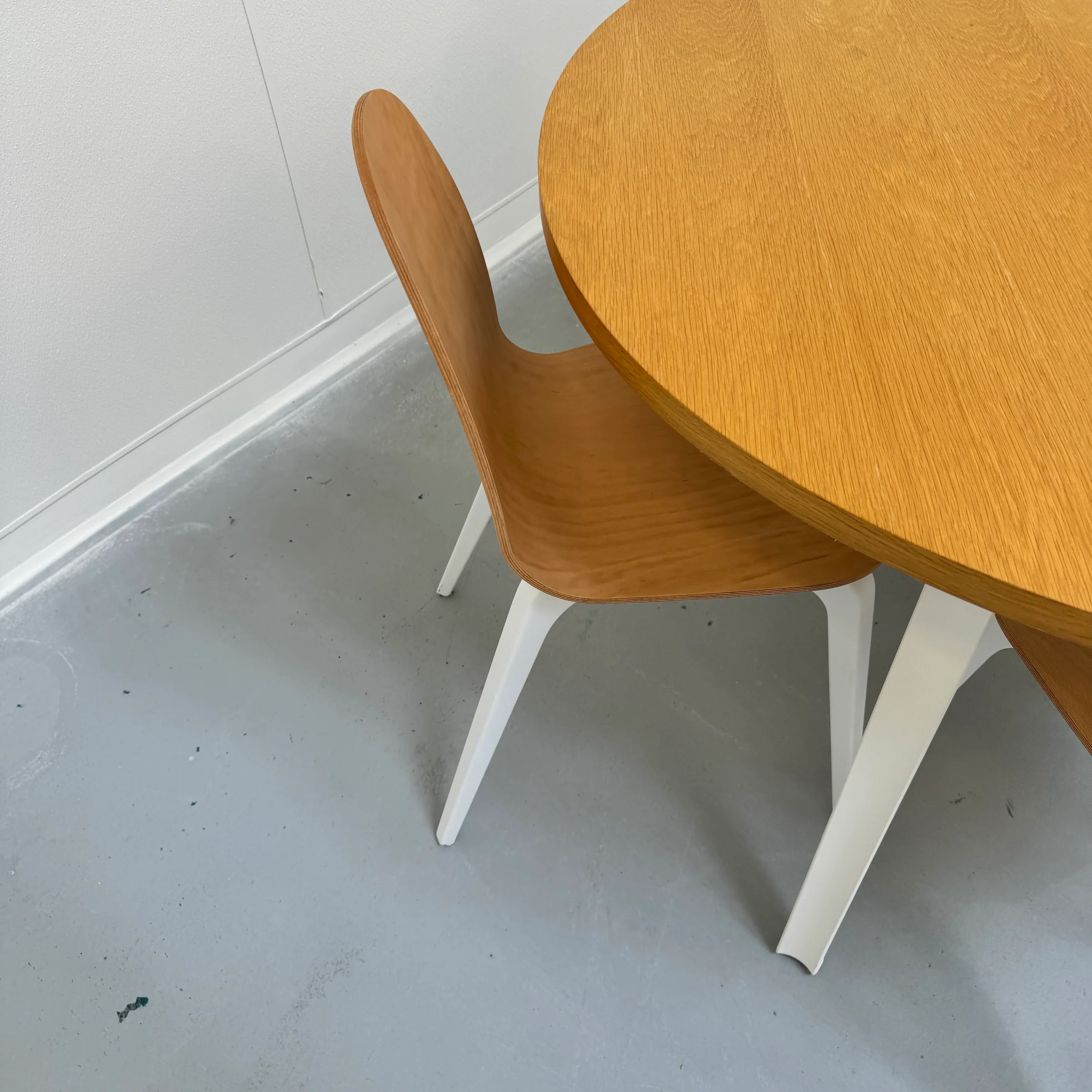 Floyd Round Table - Image 3