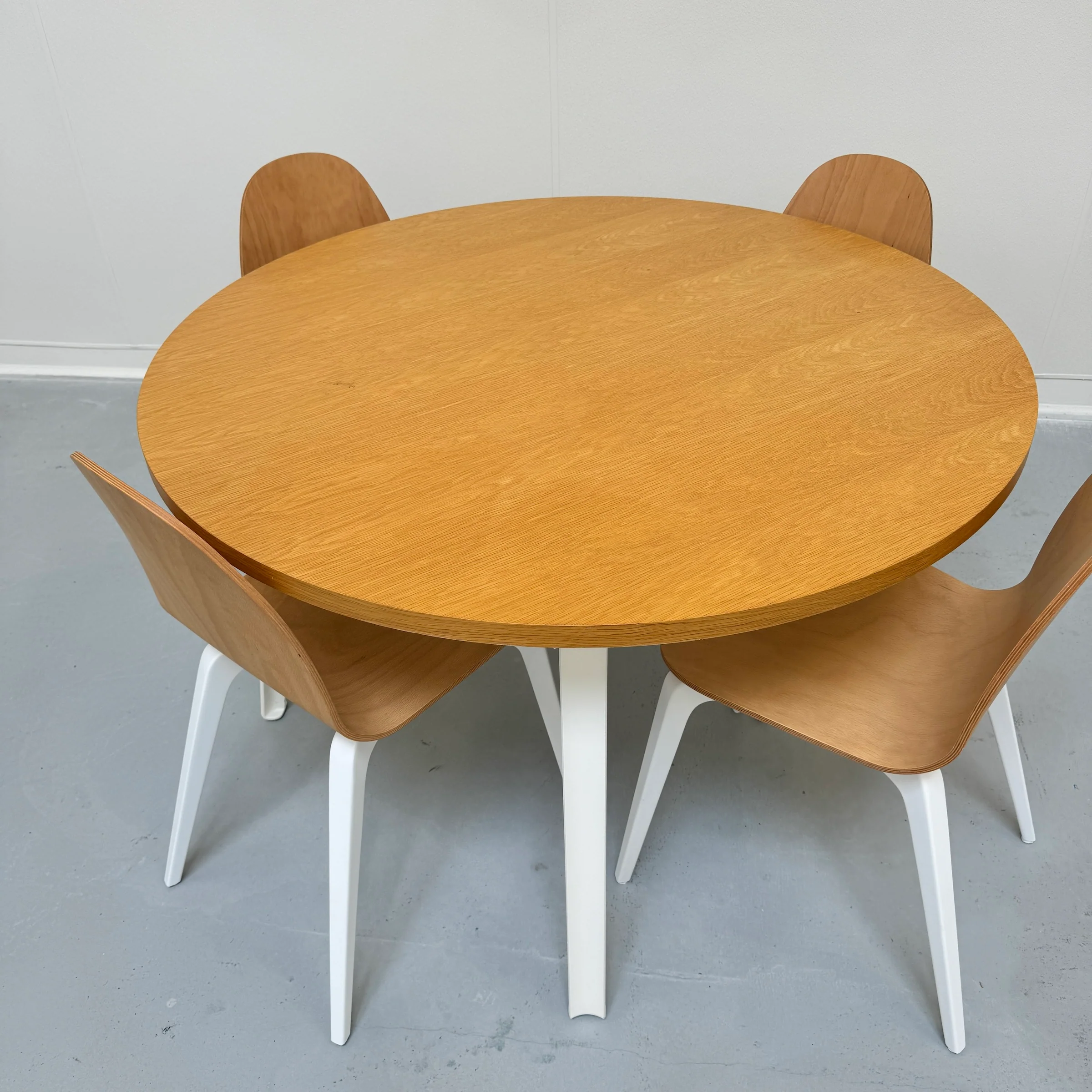 Floyd Round Table - Image 4