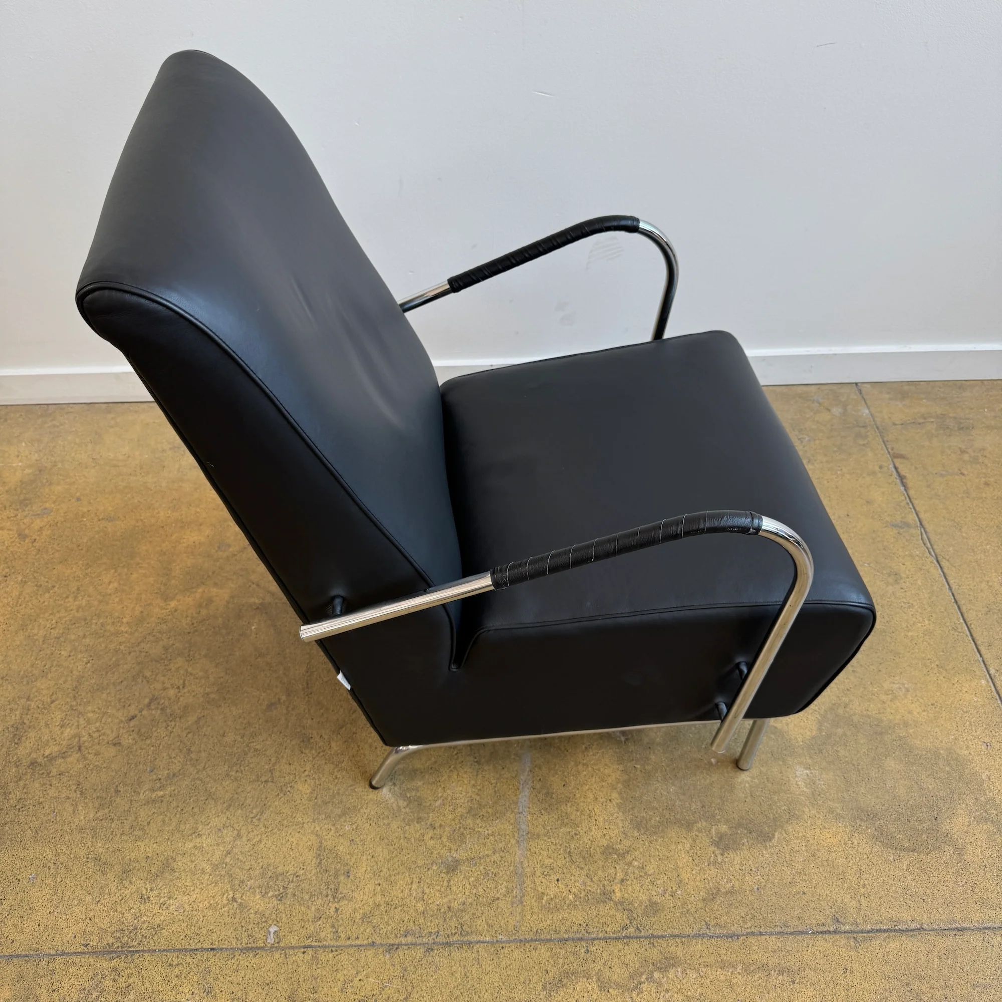 Fogia "Niklas" Lounge Chair in Black Leather - Image 4
