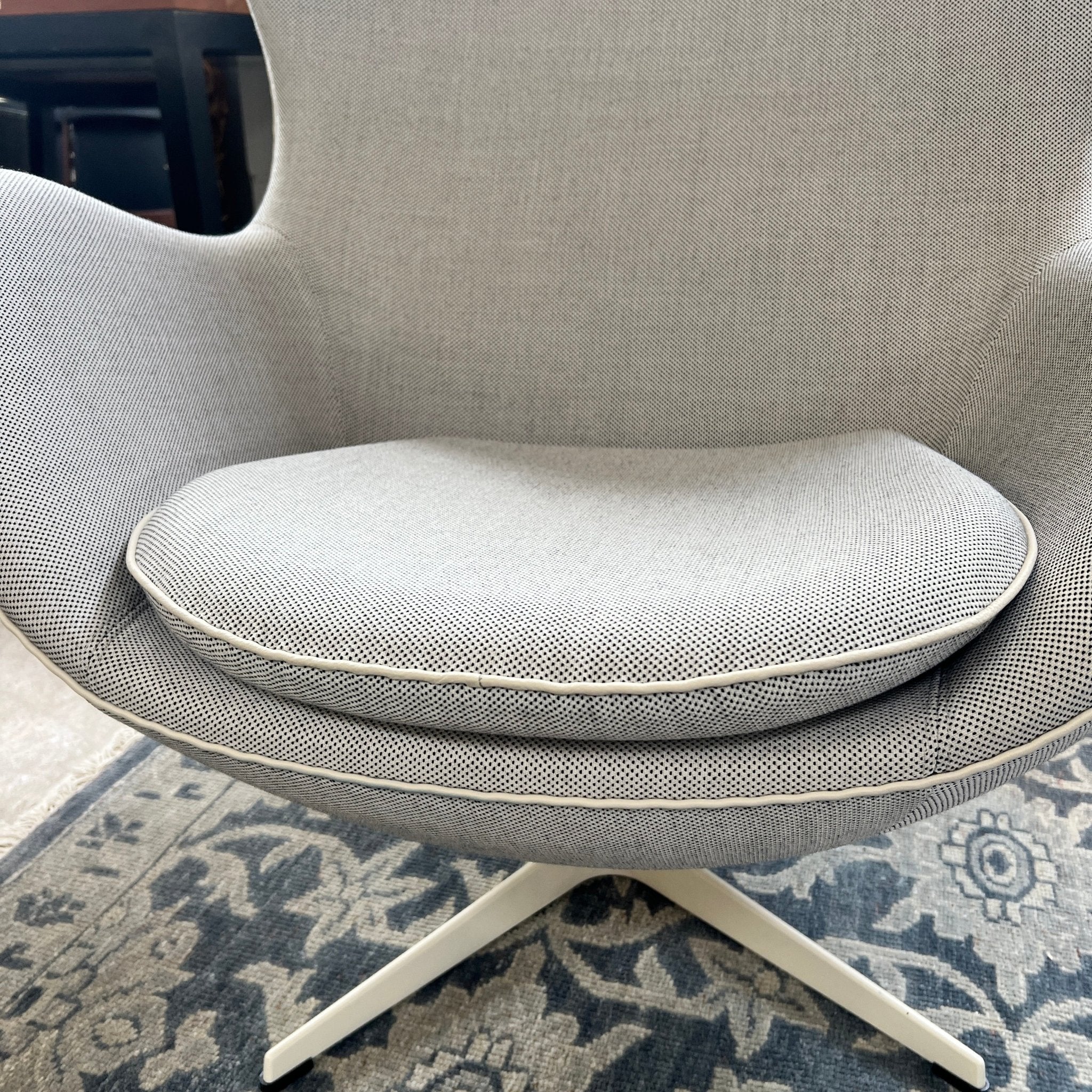 Fritz Hansen Authentic Arne Jacobsen Egg chair by Design Within Reach - Image 3