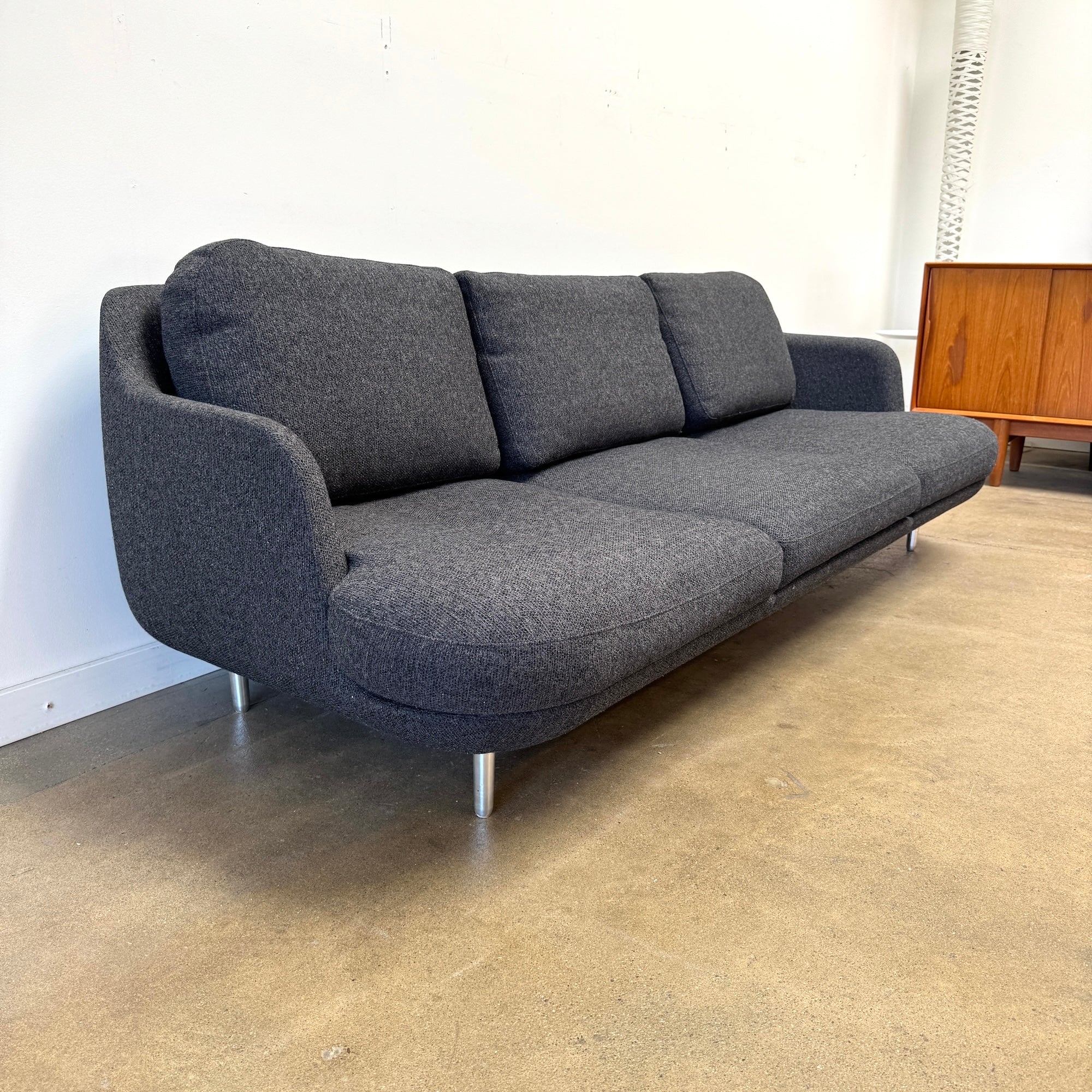 Fritz Hansen lune 3 seat sofa by Jaime Hayon - Image 4