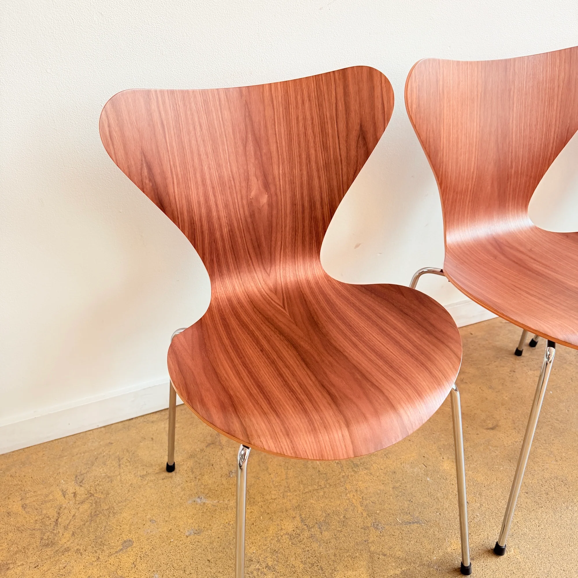 Fritz Hansen Series 7 Walnut Chair by Arne Jacobsen - Set of 4 - Image 4