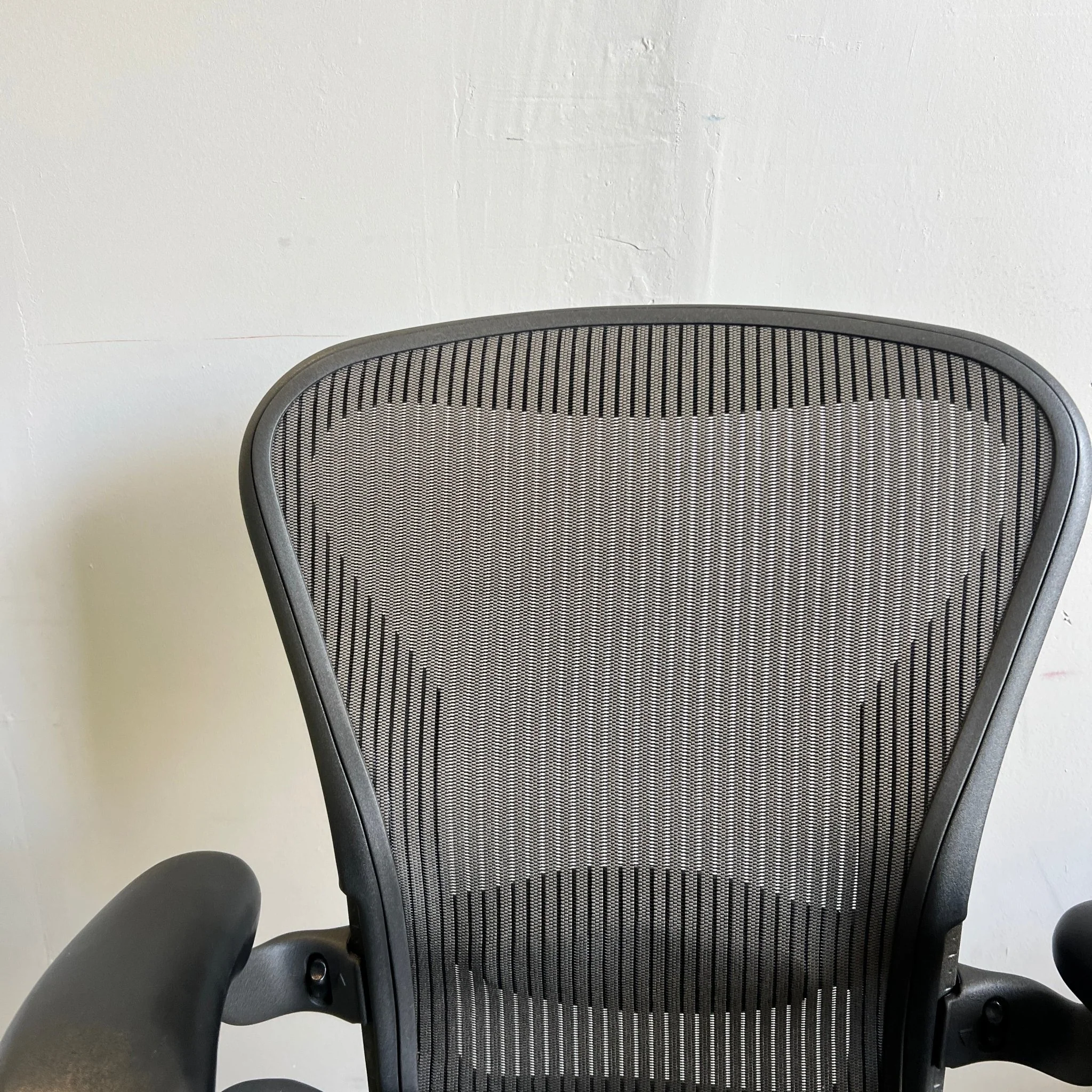 Herman Miller Aeron Size B office chair - Image 4