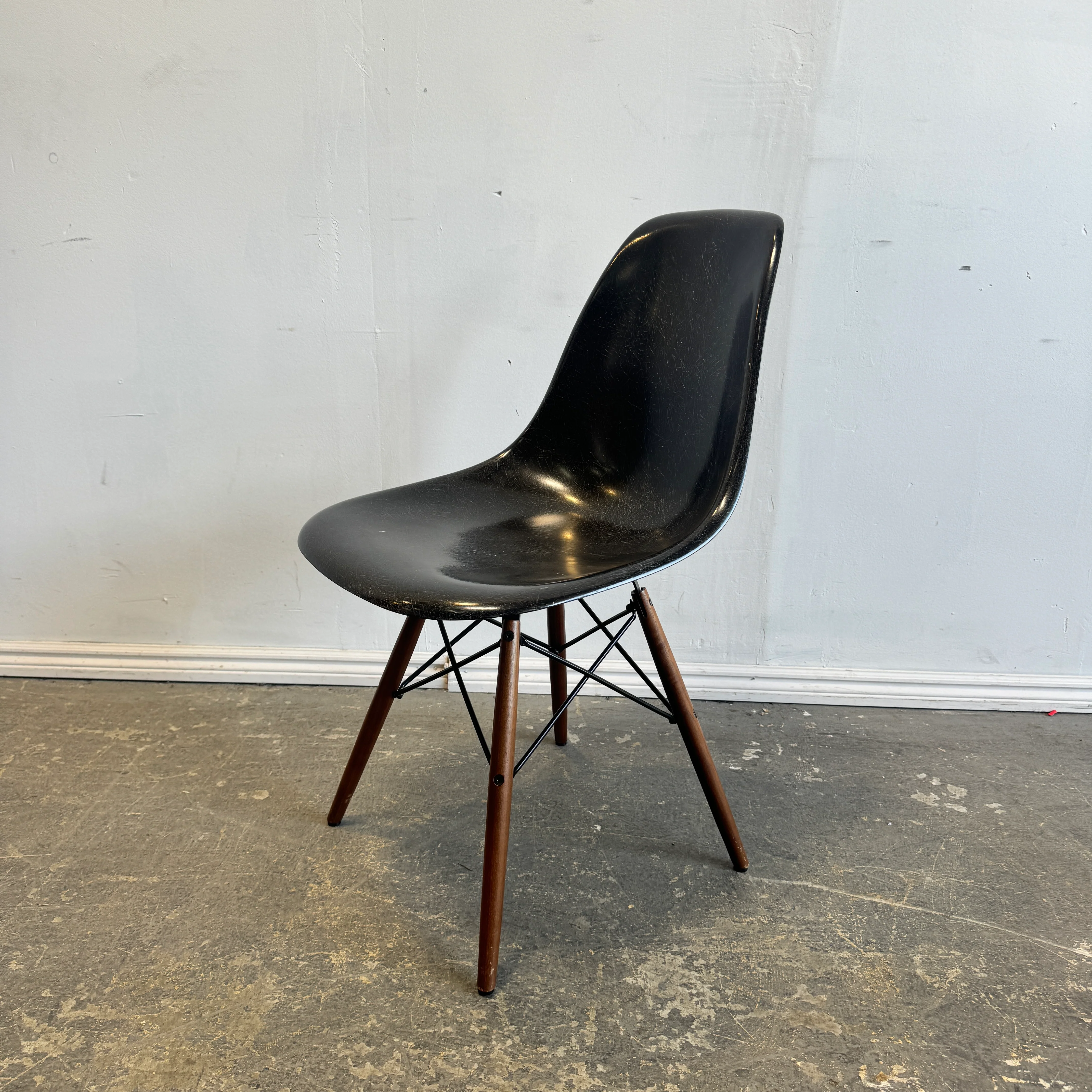 Herman Miller Eames Molded Fiberglass Side Chair - Image 2