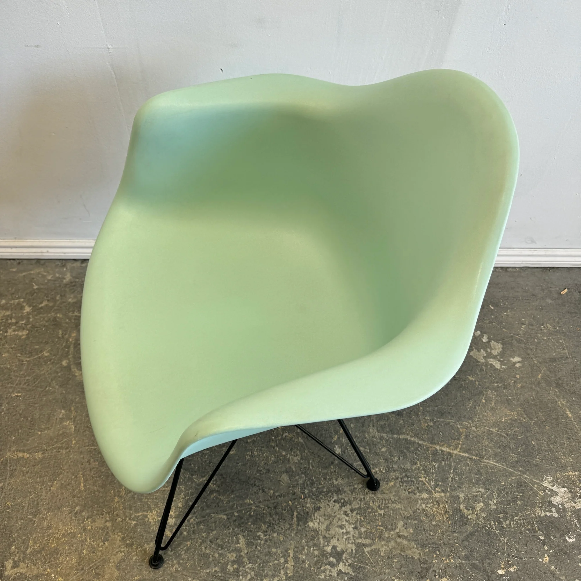 Herman Miller Eames Molded Plastic Armchair - Image 3