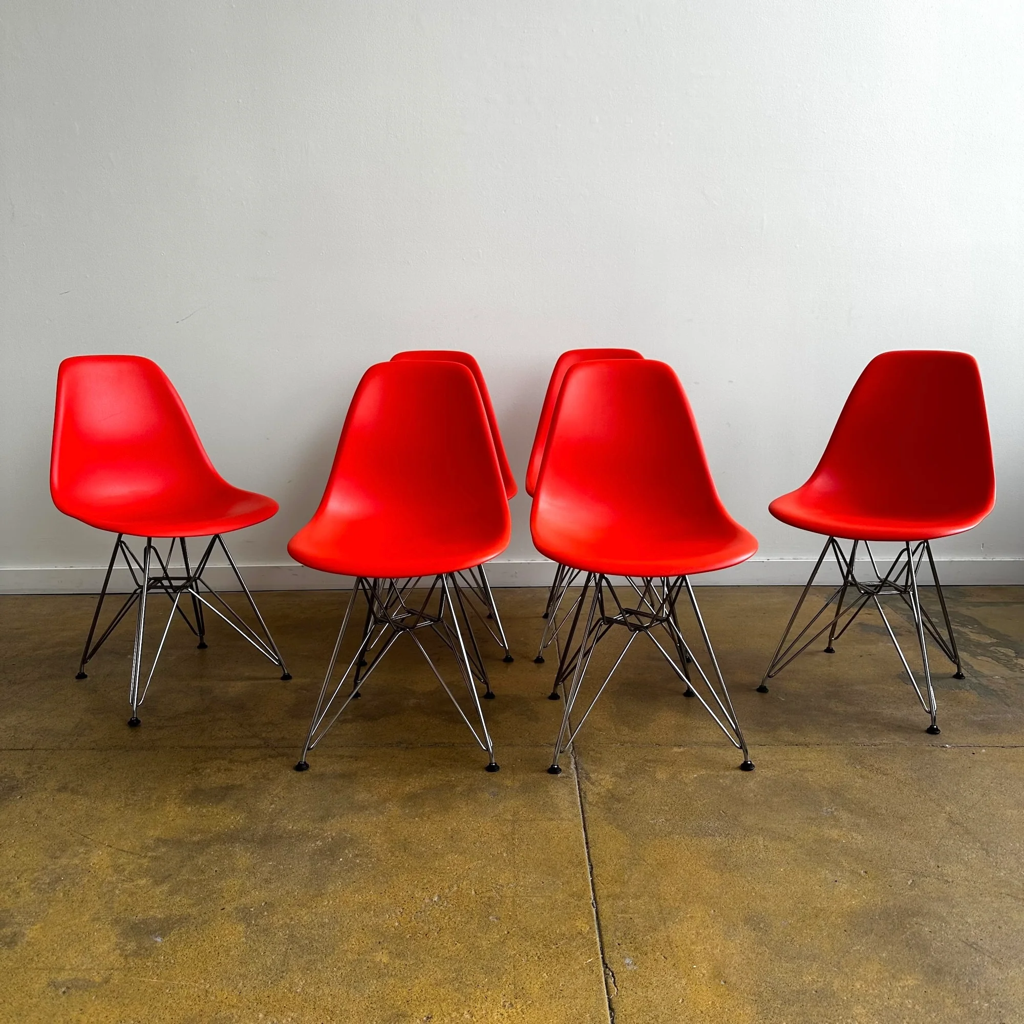 Herman Miller Eames Molded Plastic set of 6 Chairs