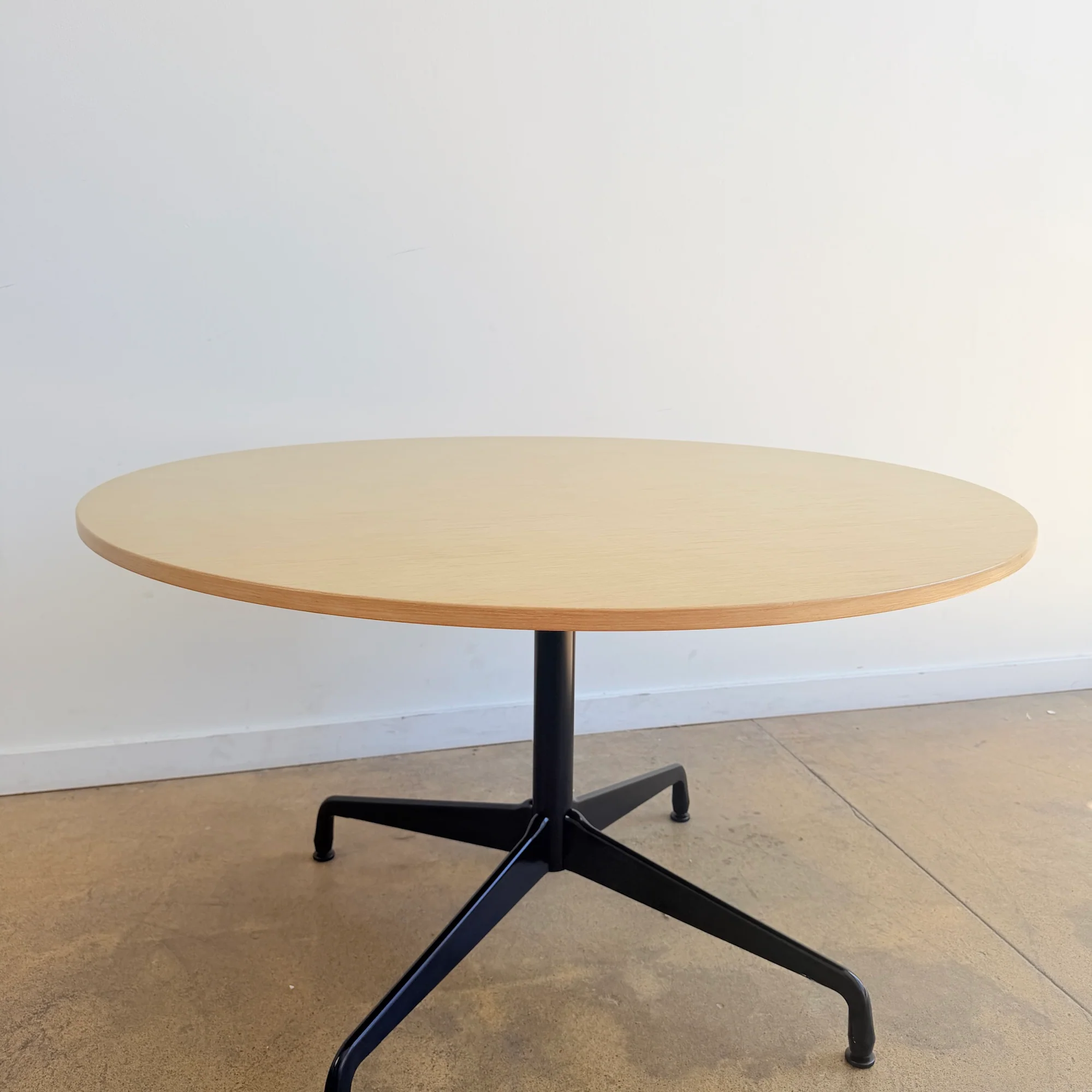 Herman Miller Eames Round 48 Dining Table - Image 2