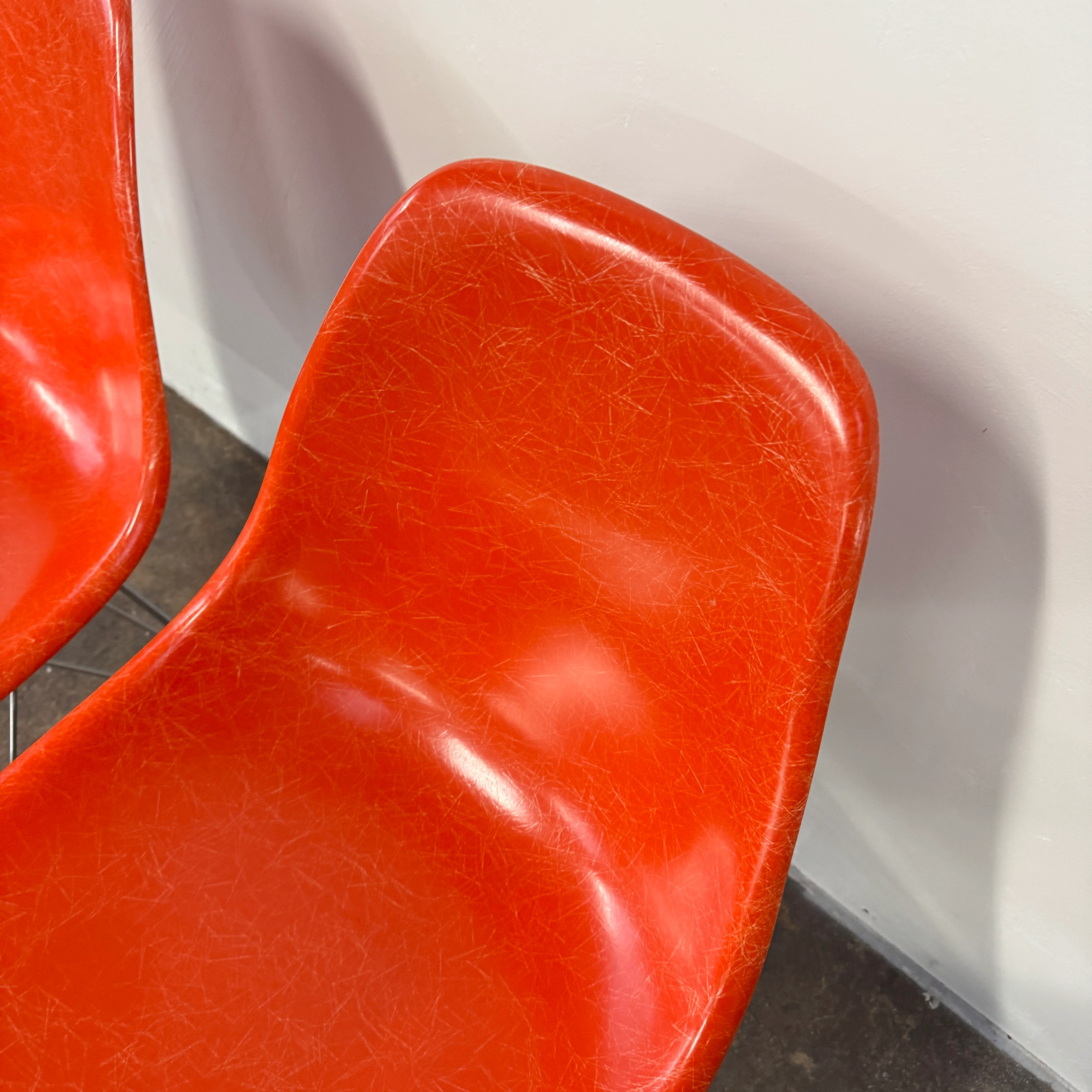 Herman Miller Eames set of 2 Molded Fiberglass dining chairs (Brand New Condition) - Image 4