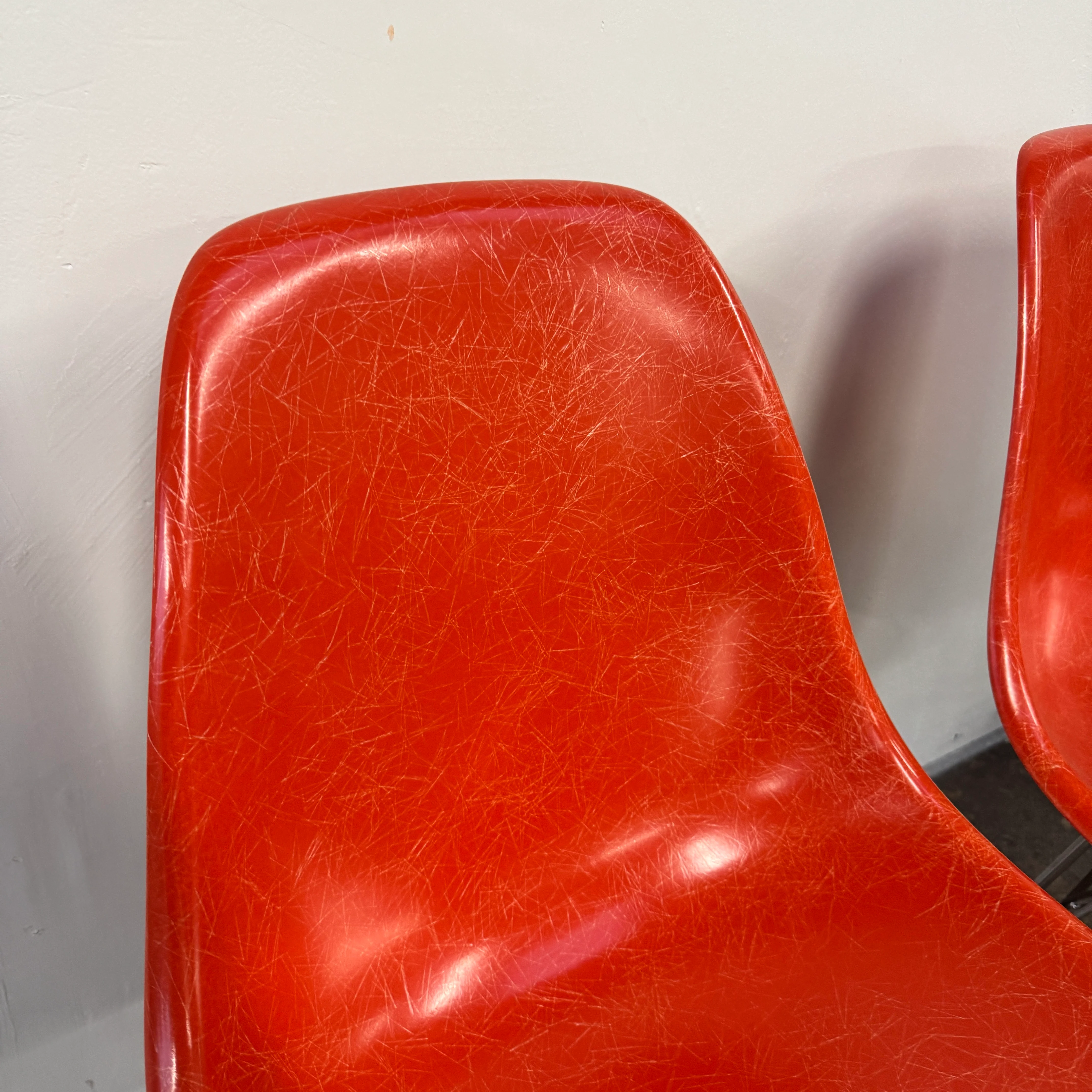 Herman Miller Eames set of 2 Molded Fiberglass dining chairs (Brand New Condition) - Image 5