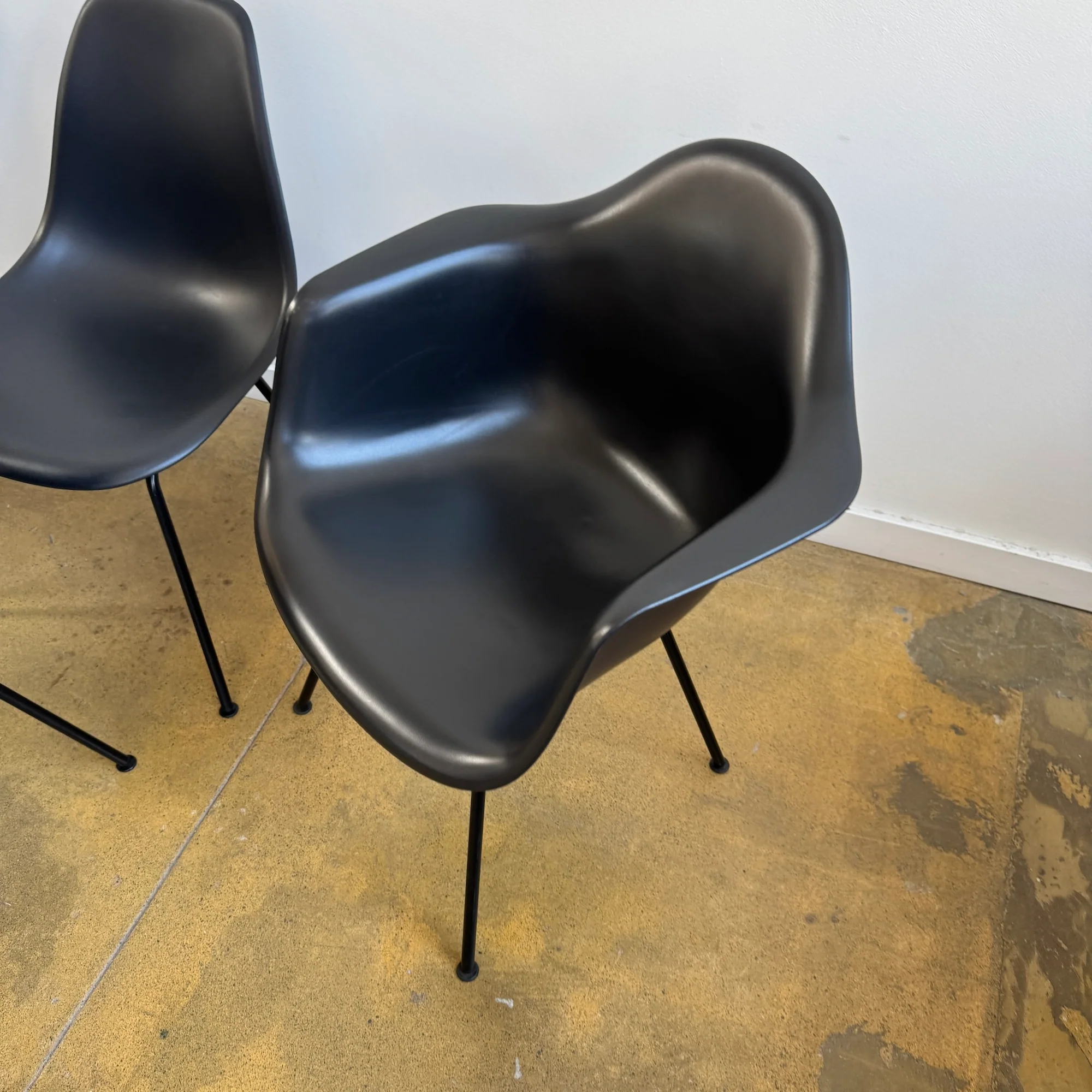 Herman Miller Eames set of 6 Shell Chairs - Image 7