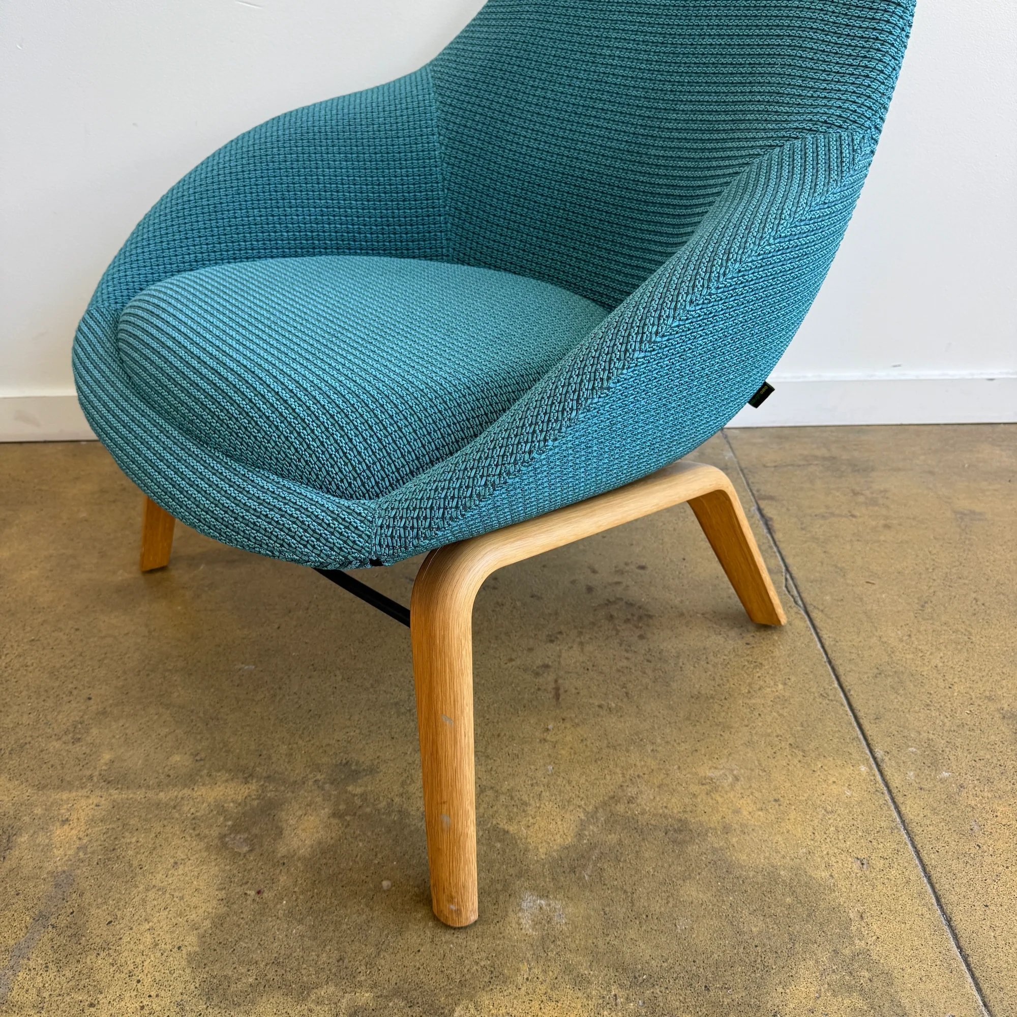 Herman Miller Naughtone Always Lounge chair Wood Base - Image 6