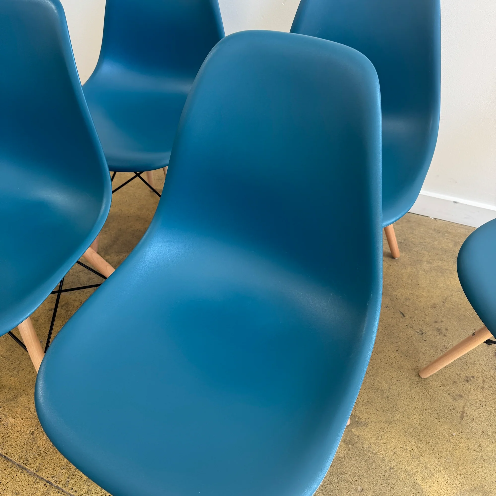 Herman Miller Set of 6 Eames Dining chairs (Teal Blue) - Image 4