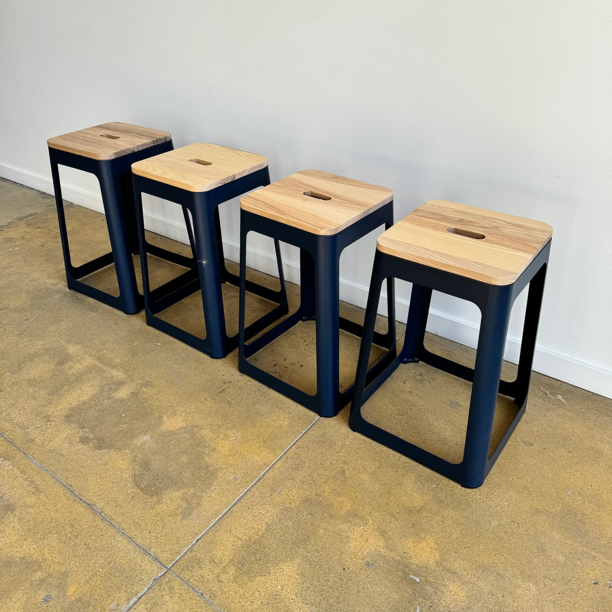 High Tower Jaxson set of 4 Counter Stools - Image 4