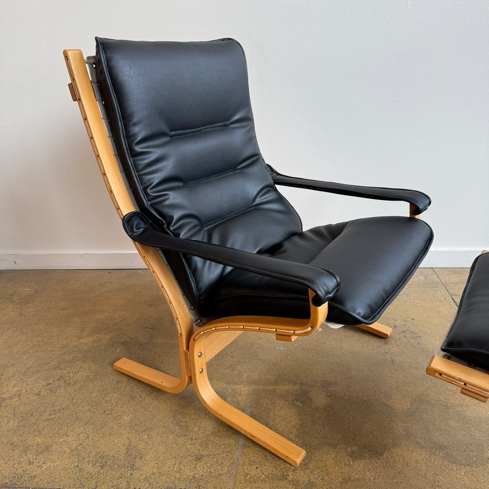 Ingmar Relling for Westnofa Highback Siesta Chair with Ottoman - Image 9