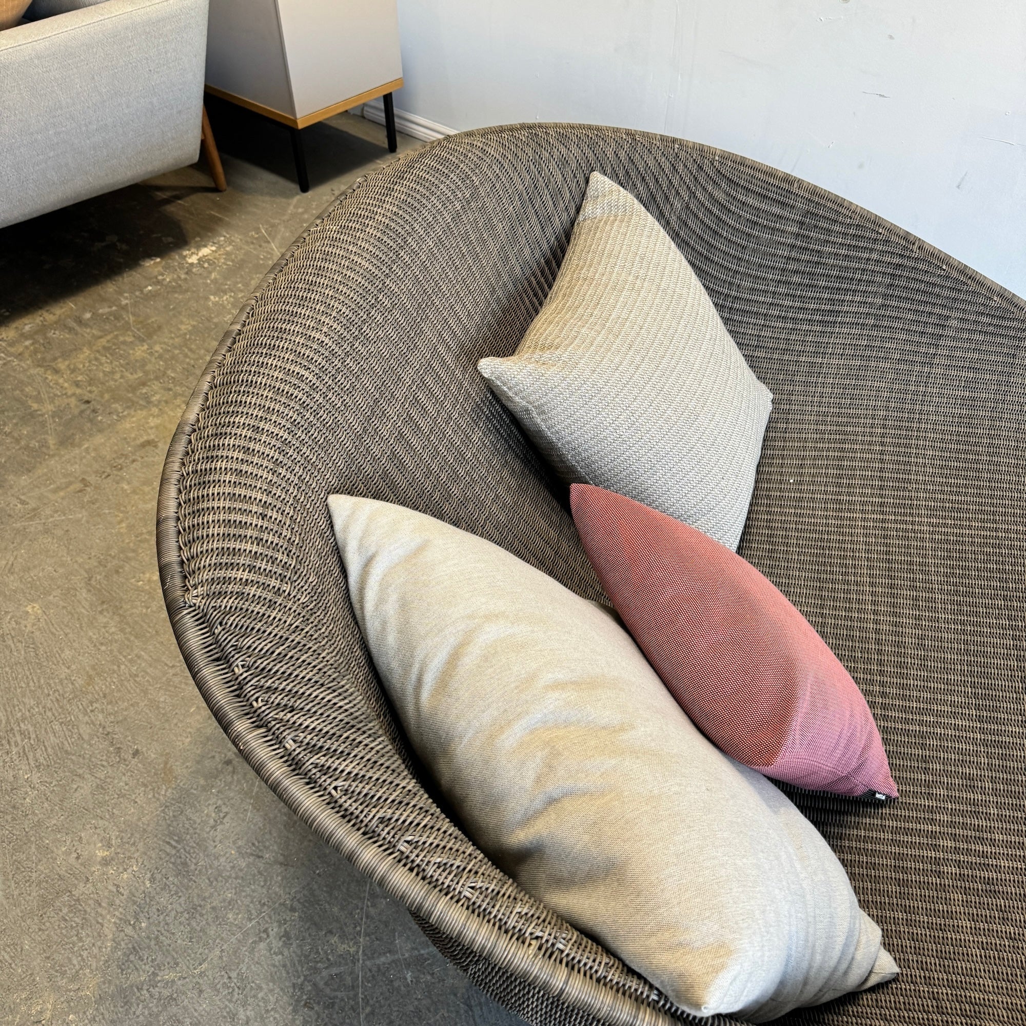 Janus et Cie Fibonacci Vantana Double Chaise - Image 8