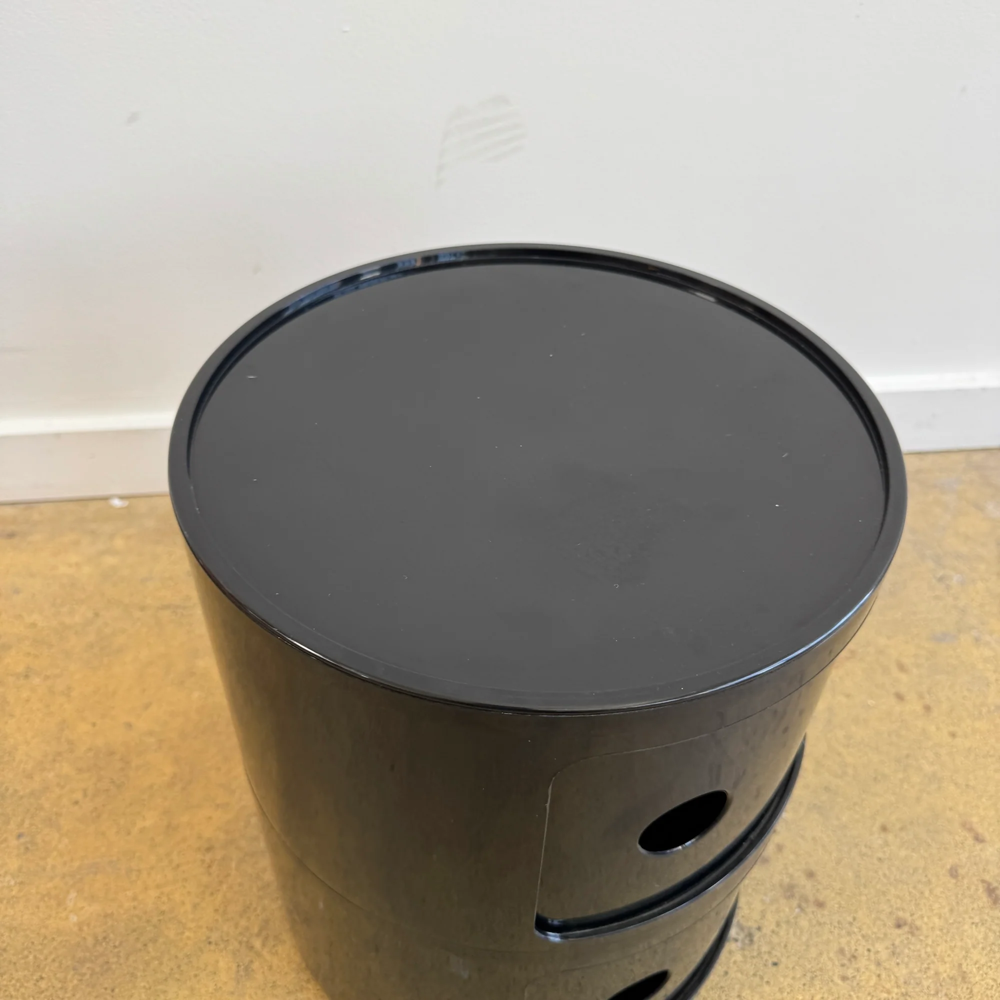 Kartell Side table by Anna Castelli - Image 4