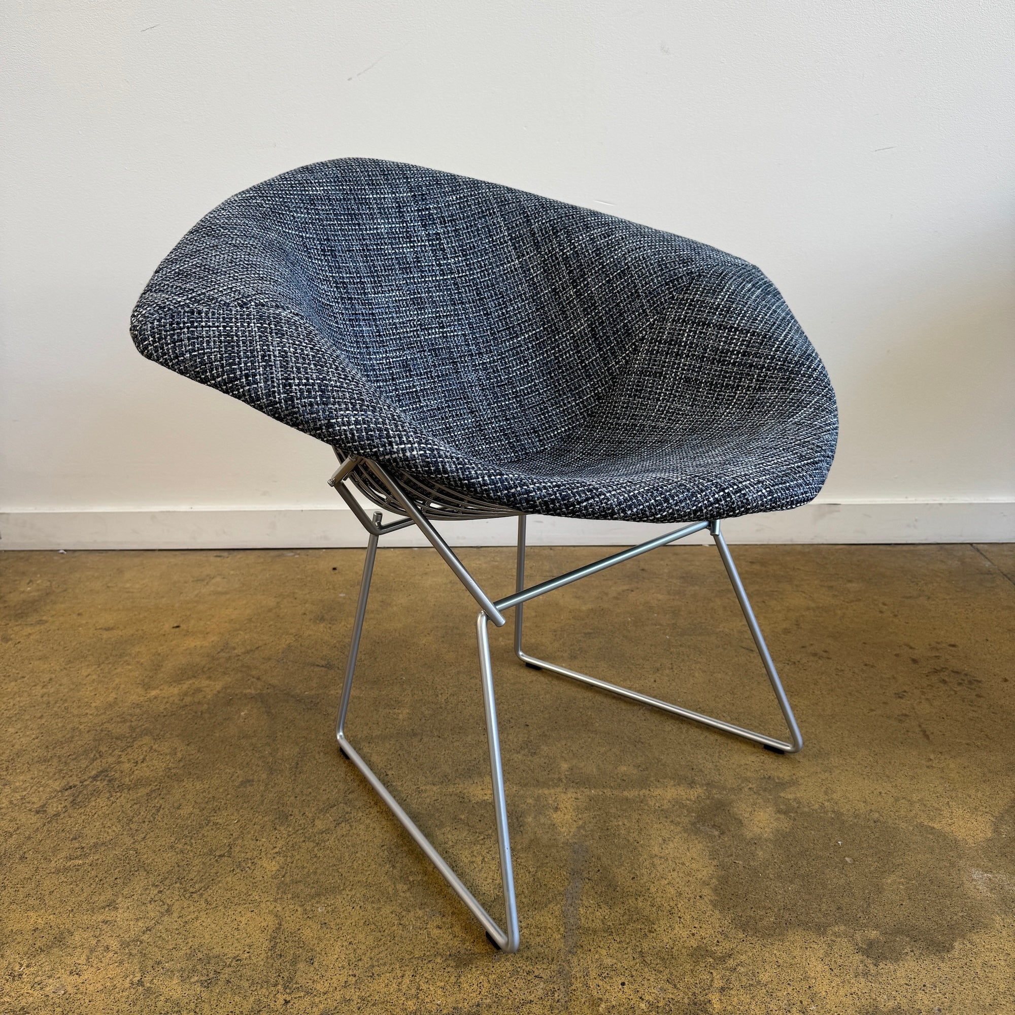 Knoll® Bertoia Diamond Lounge Chair- Full Cover (DesignTex Blue Tweed Fabric)