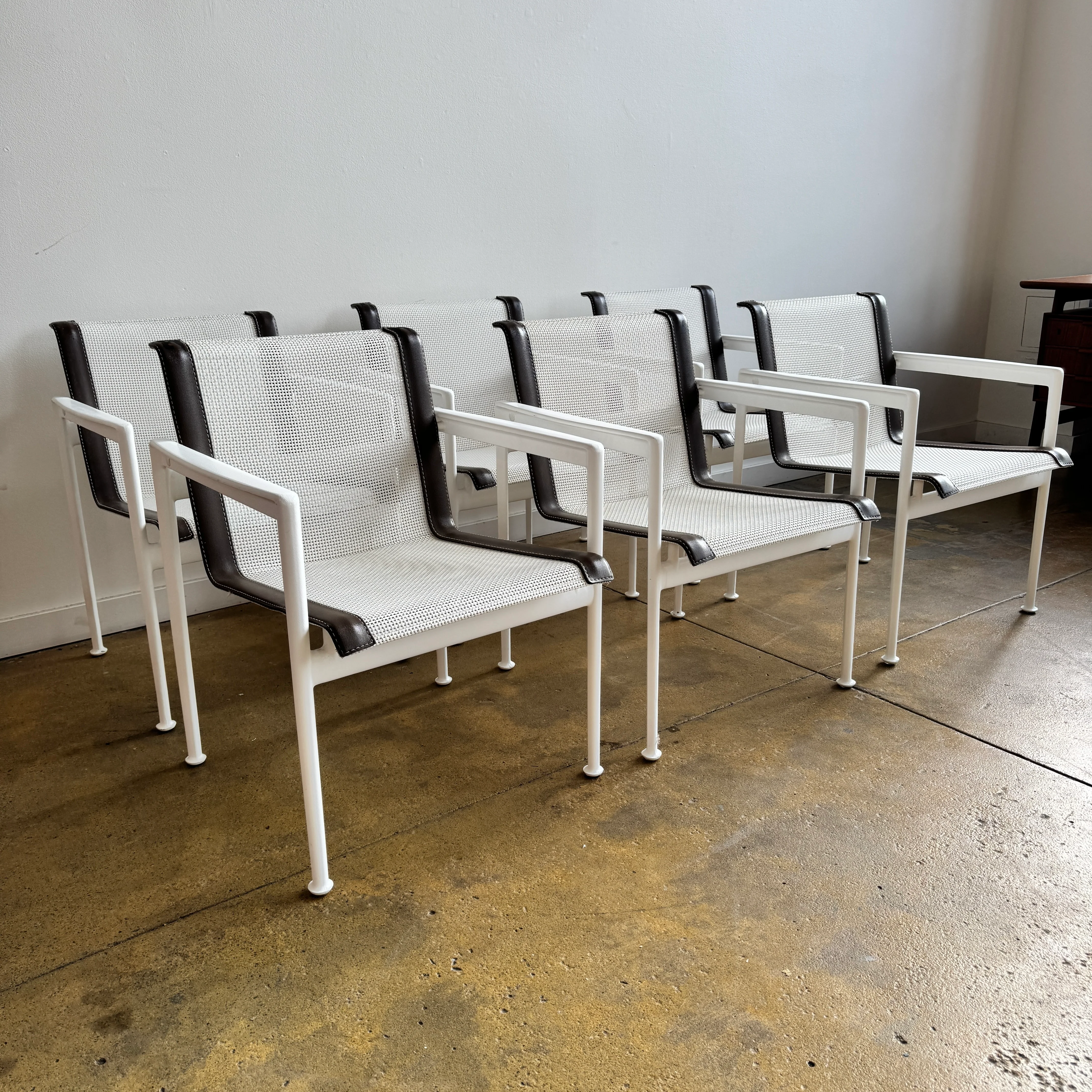 Knoll Richard Schultz Set of 6 Outdoor Armchairs & Dining Table - Image 6