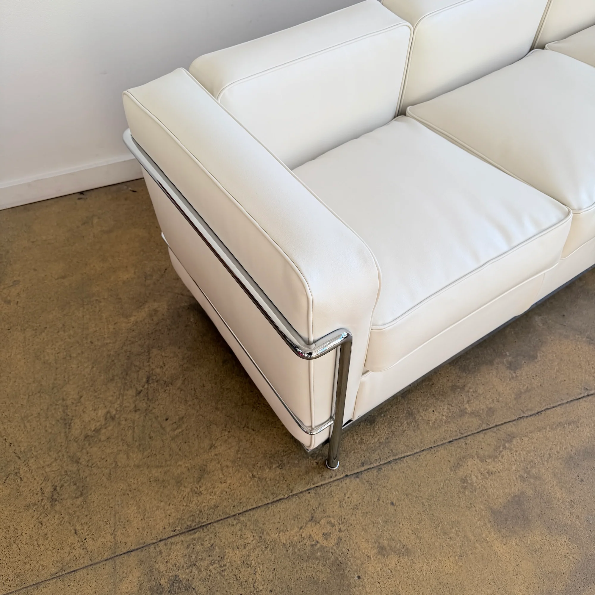 Le Corbusier "LC2" 3 Seater Sofa by Cassina - (Holly Hunt Leather) - Image 7