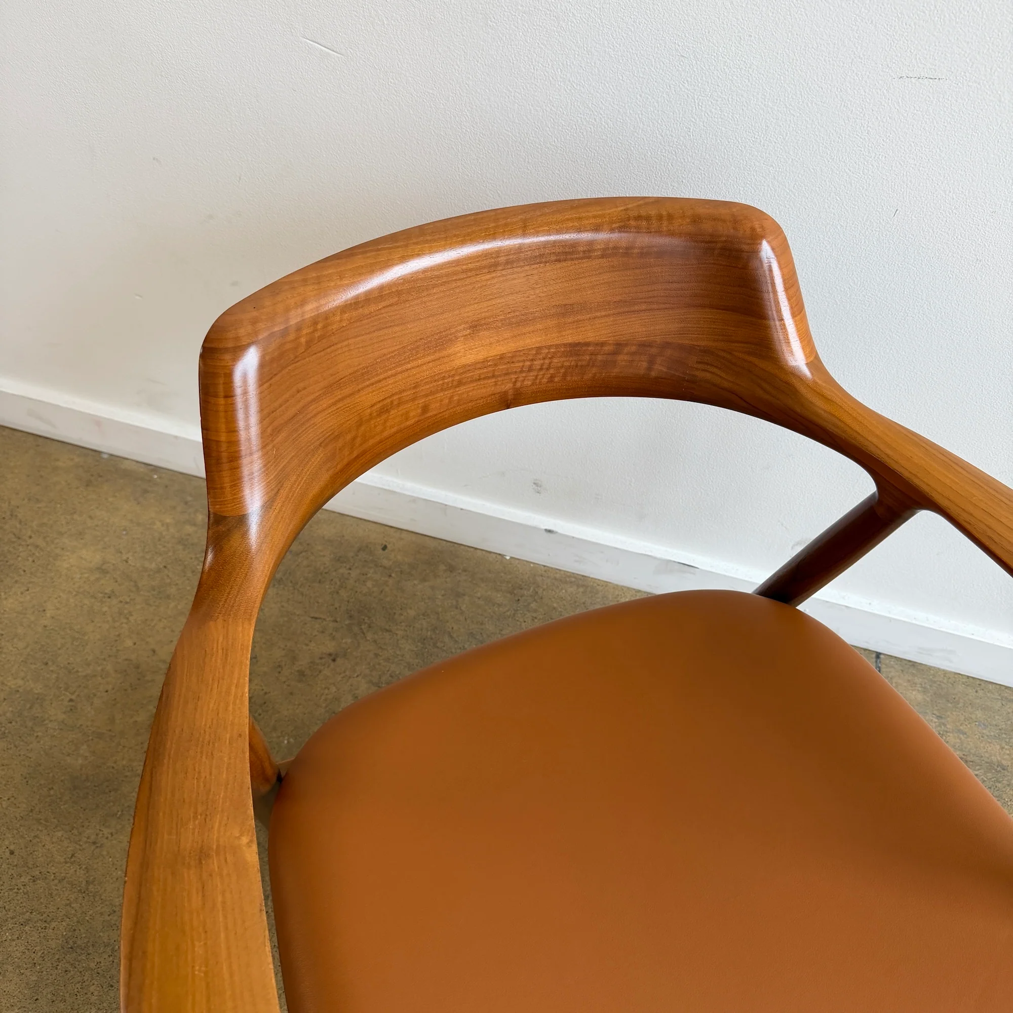 Maruni Hiroshima Walnut Spinnybeck Leather Lounge Chair by Naoto Fukasawa - Image 5