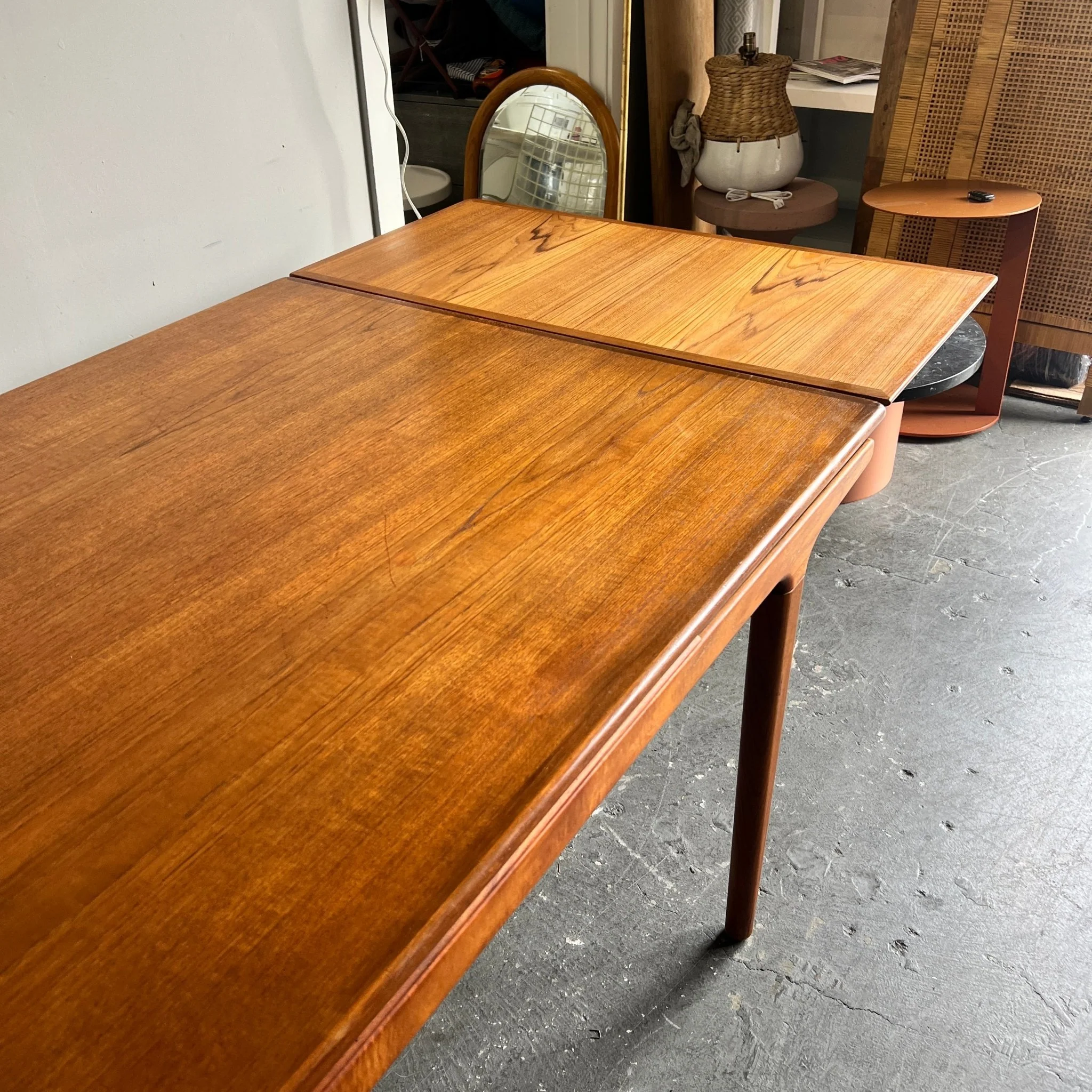 MCM Danish Teak expandable Dining Table and six chairs by Johannes Andersen, 1960s - Image 6