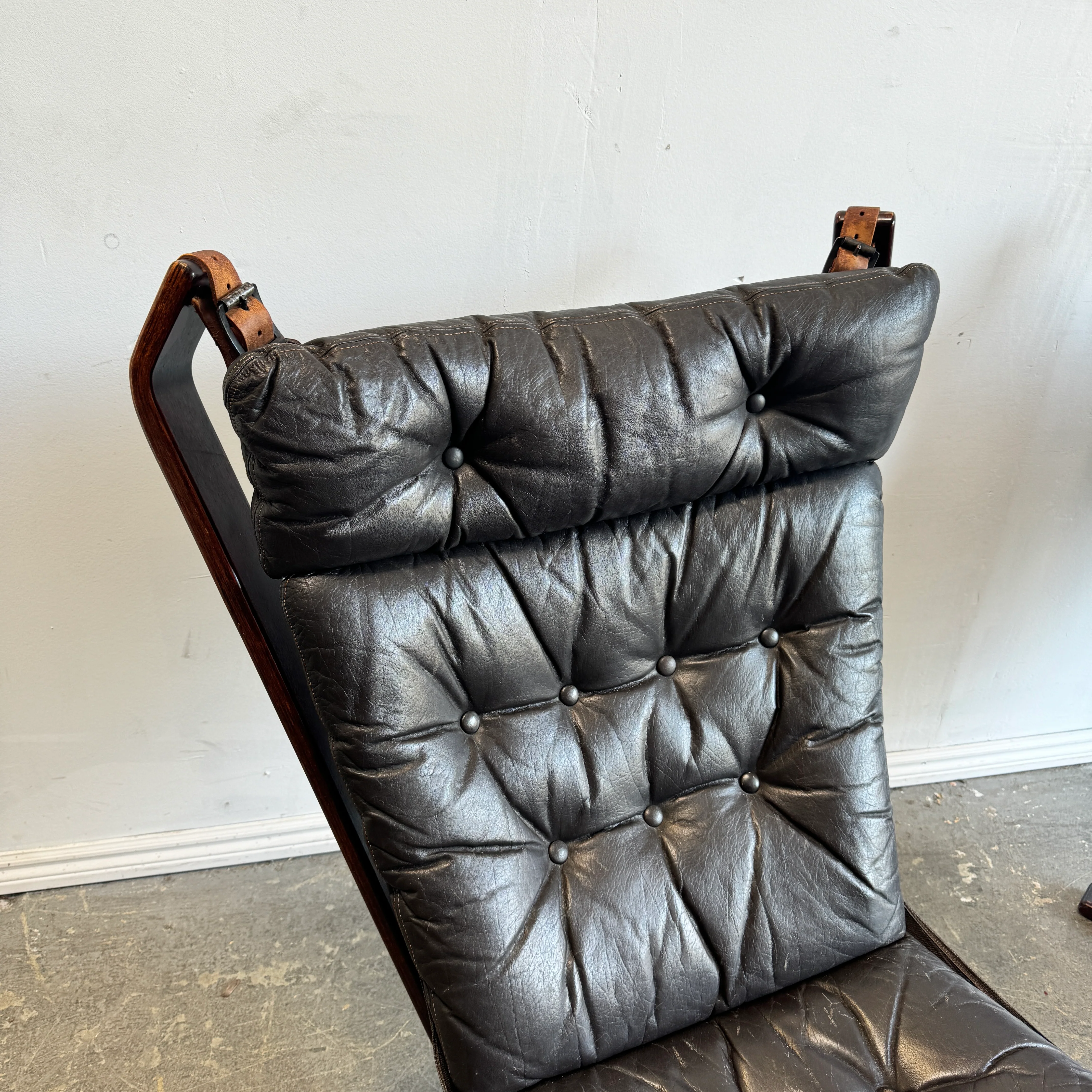 Mid-Century Falcon Chairs in Teak and Leather by Sigurd Ressell (Set of 2) - Image 4