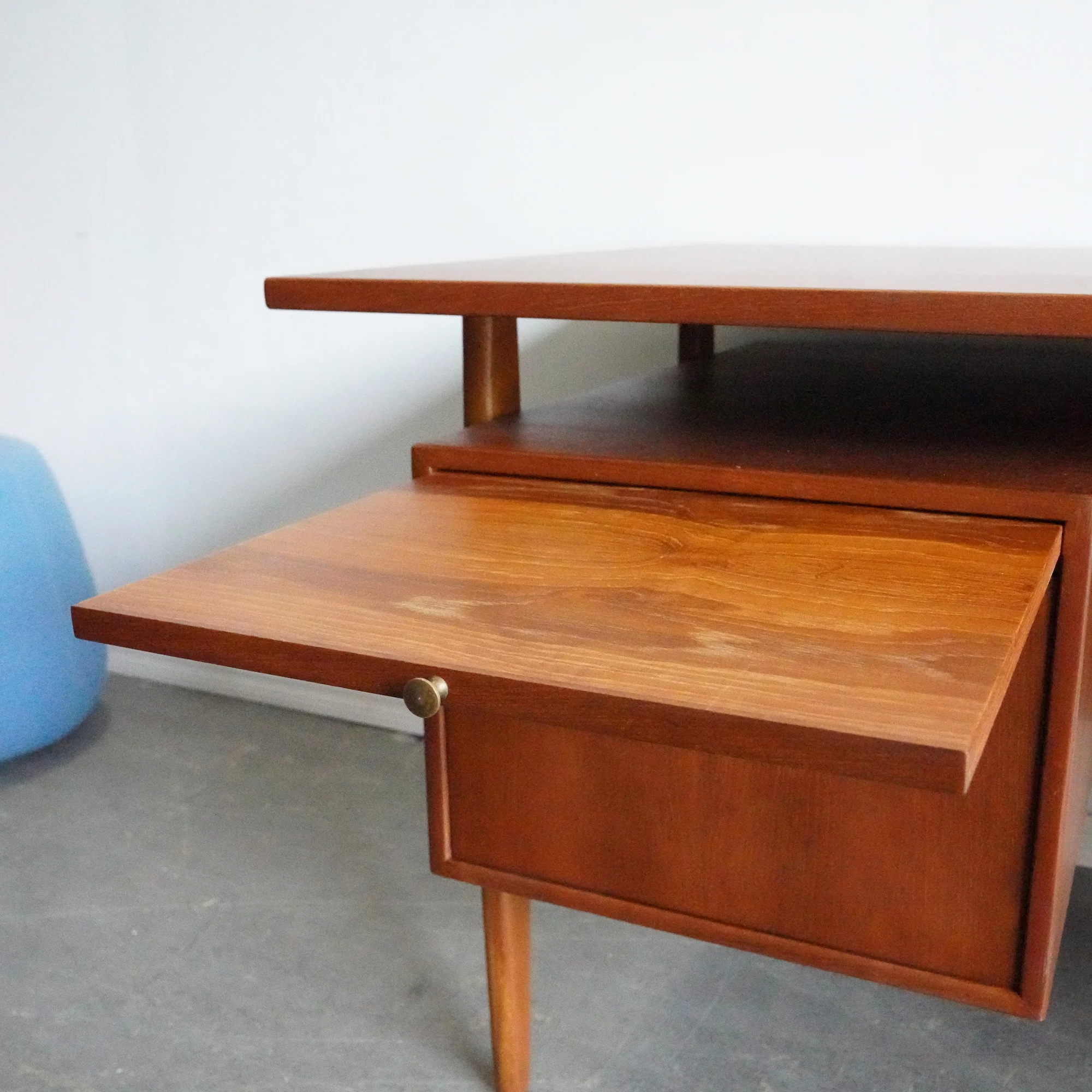 Mid Century Modern Vintage Danish Teak Floating executive desk - Image 5