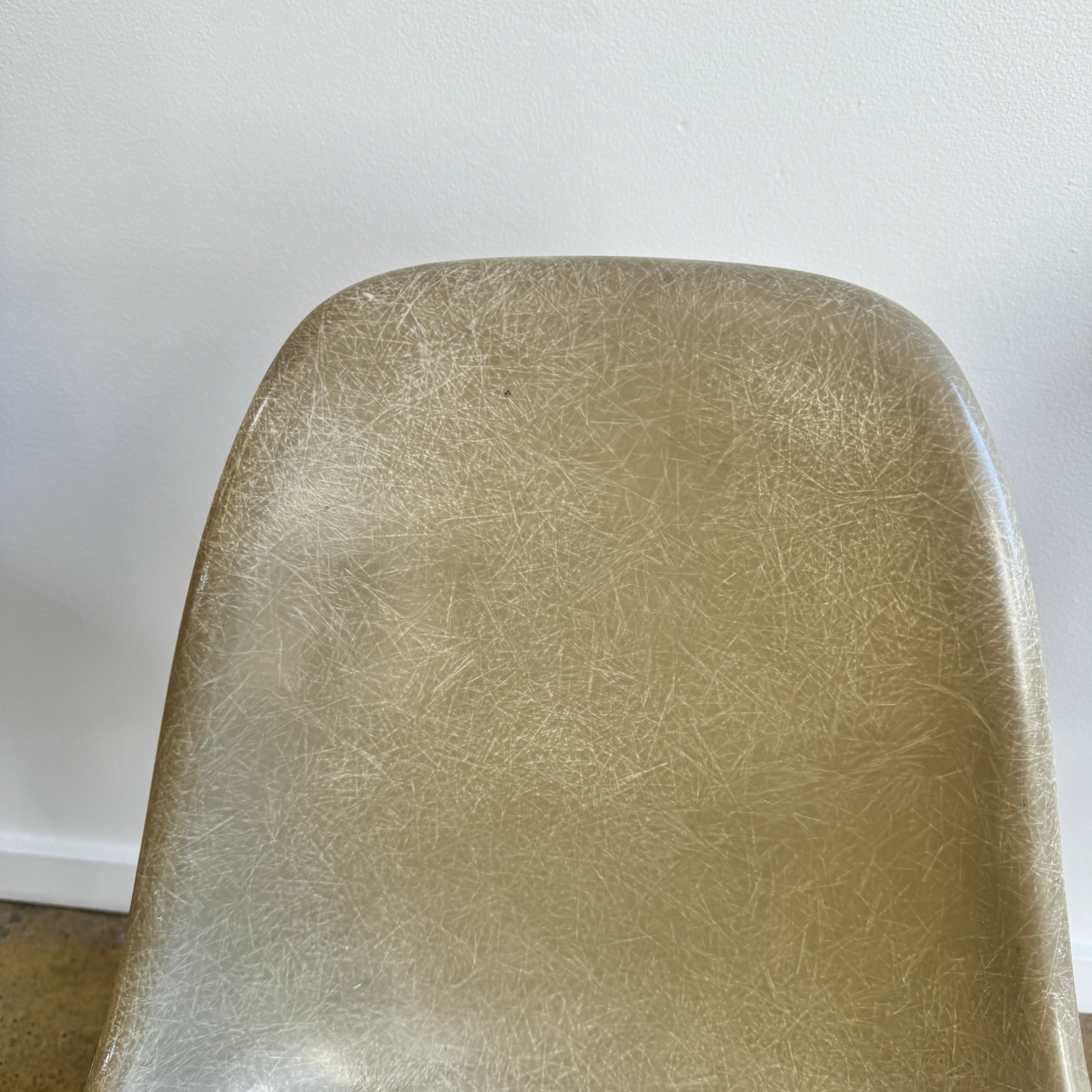 Modernica Case Study Fiberglass set of 6 Dining chairs - Image 7