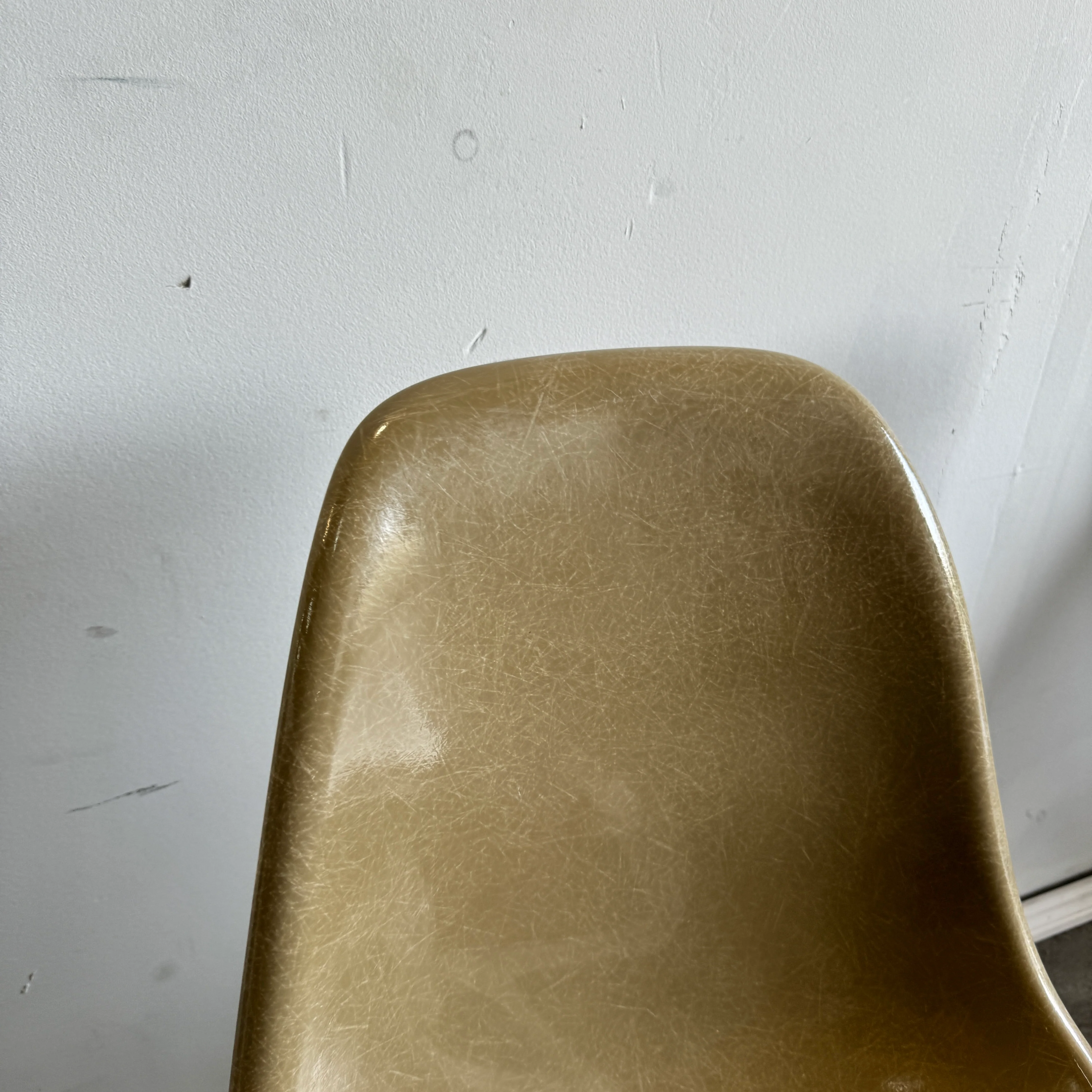 Modernica Set of 4 Fiberglass Shell dining chairs - Image 4