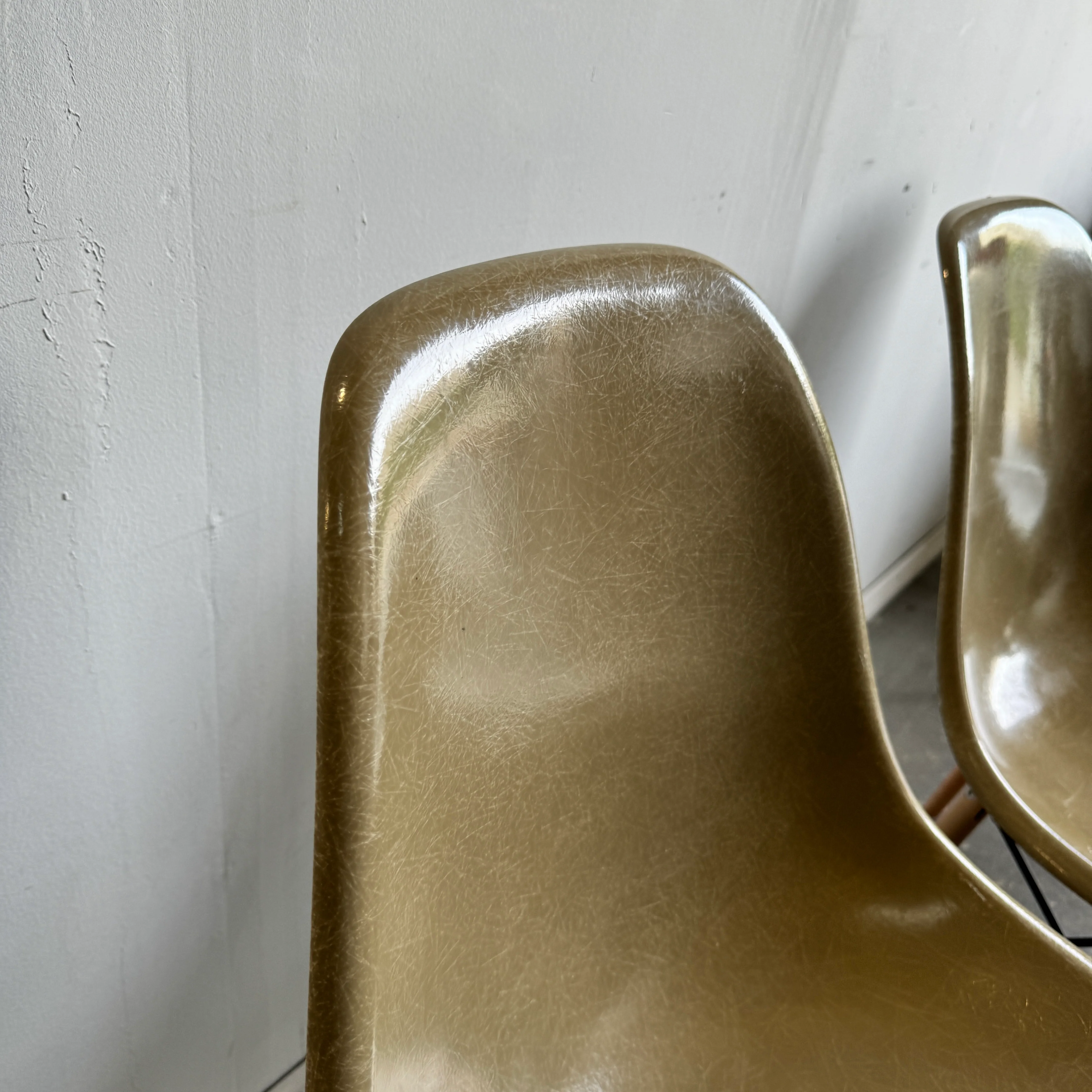 Modernica Set of 4 Fiberglass Shell dining chairs - Image 6