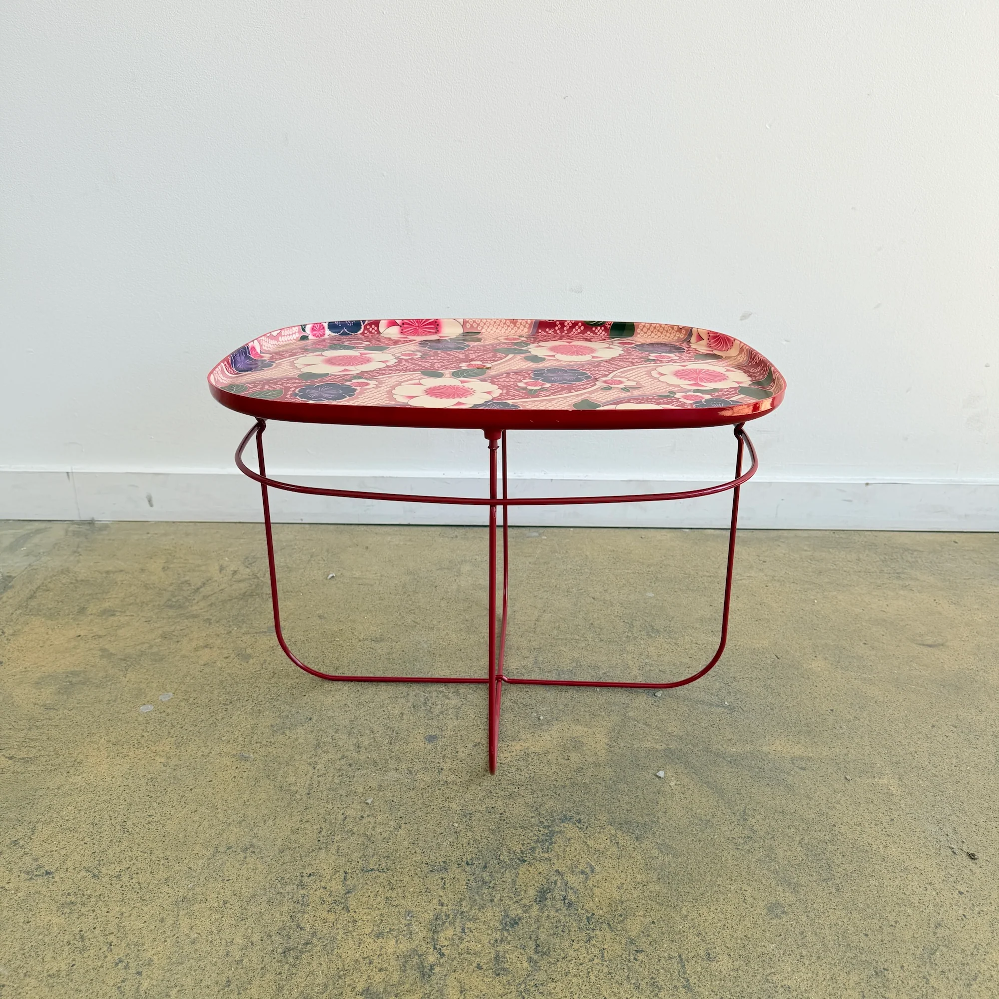 Moroso Ukiyo Coffee/ End Table by Tomita Kazuhiko