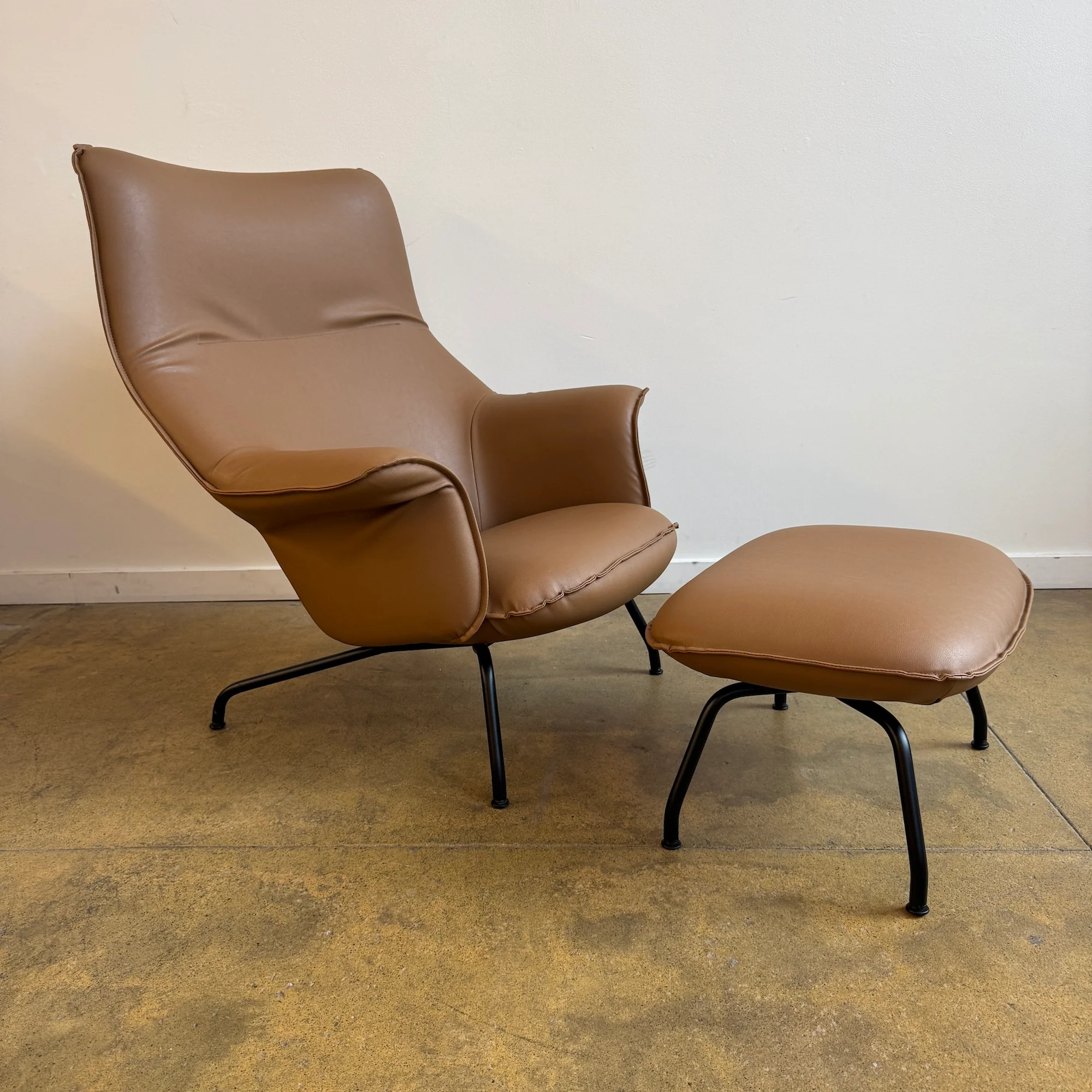 Muuto Doze Leather High Back lounge chair & ottoman (New Condition)