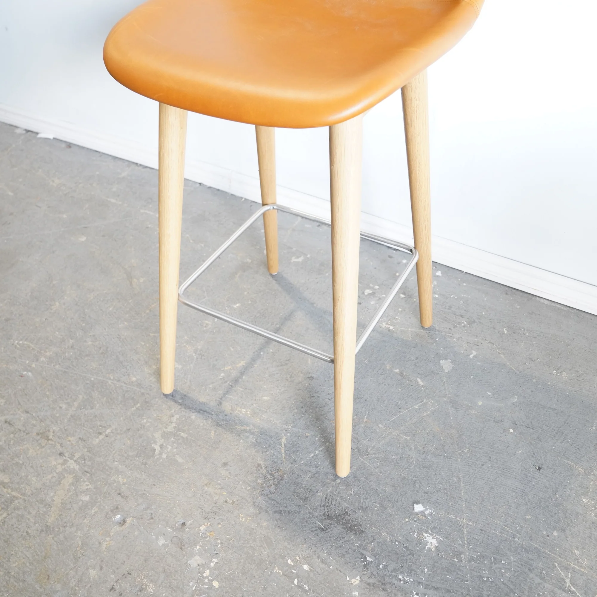 Muuto Fiber Stool Wood Base with Backrest by Iskos-Berlin - Image 3