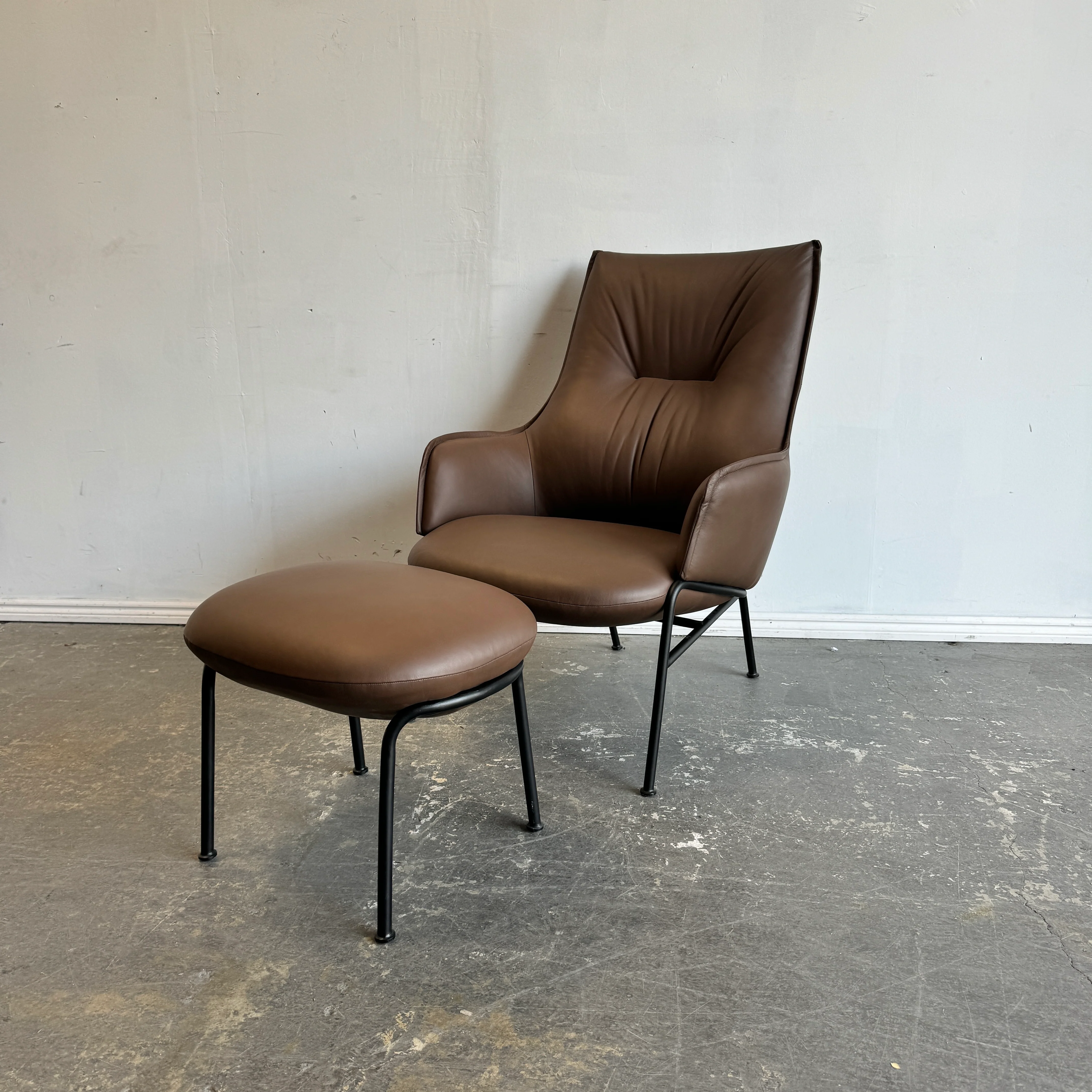 Nichetto studio for Wendelbo Aloe Lounge chair in leather with ottoman - Image 2