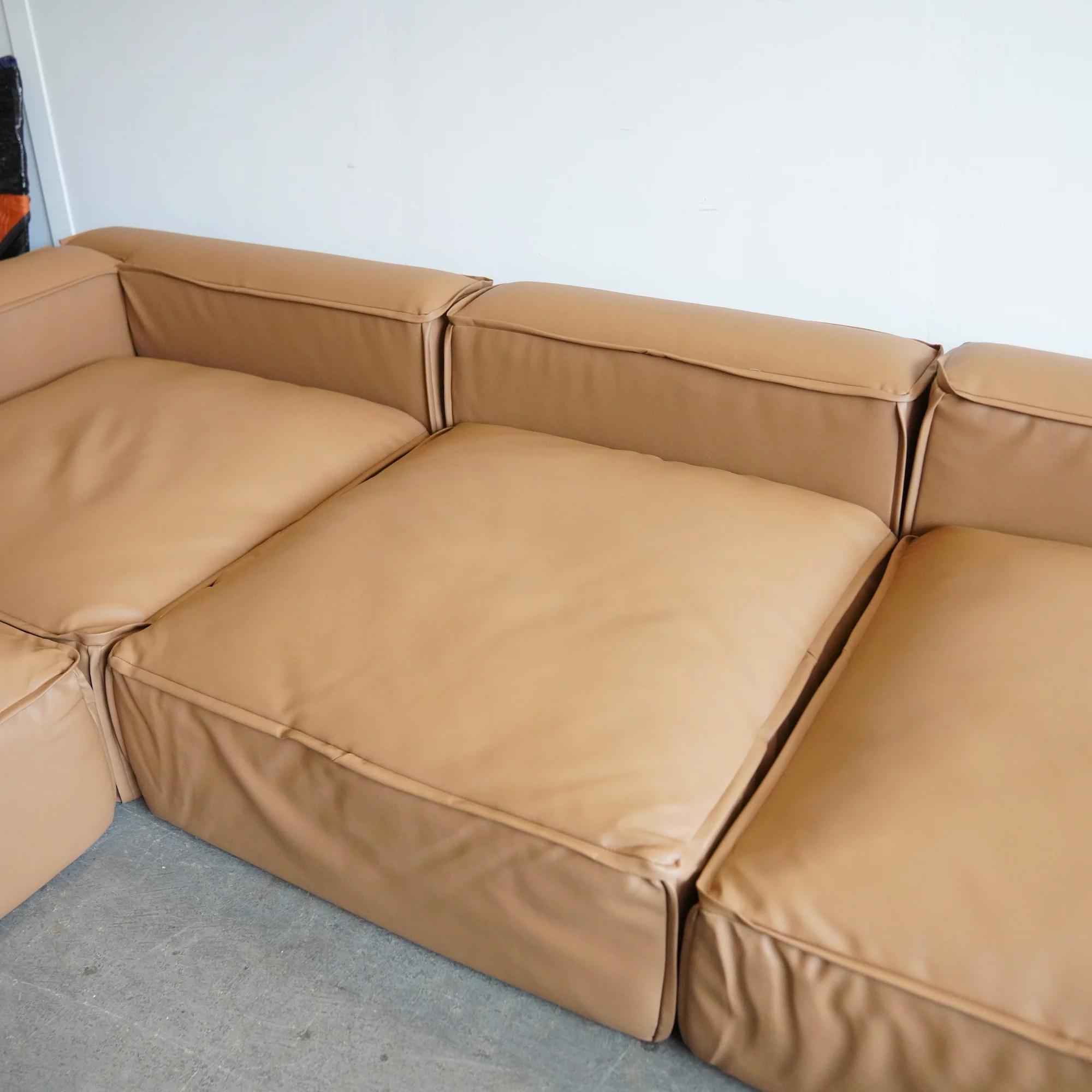 OFS 6 Piece Hinchada Modular sectional sofa - Image 6
