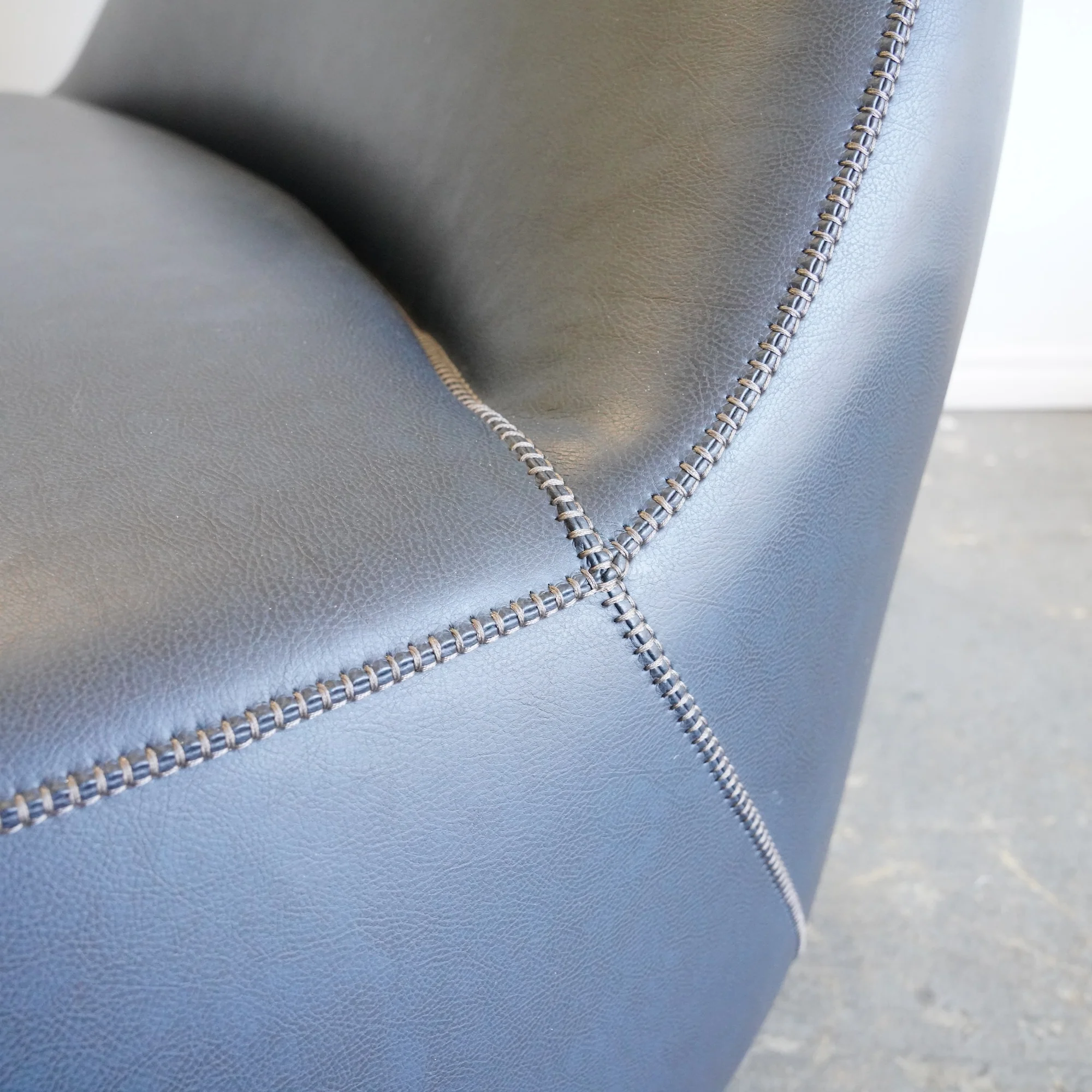 Rare! Bernhardt Design Leather Mitt Lounge chair - Image 5