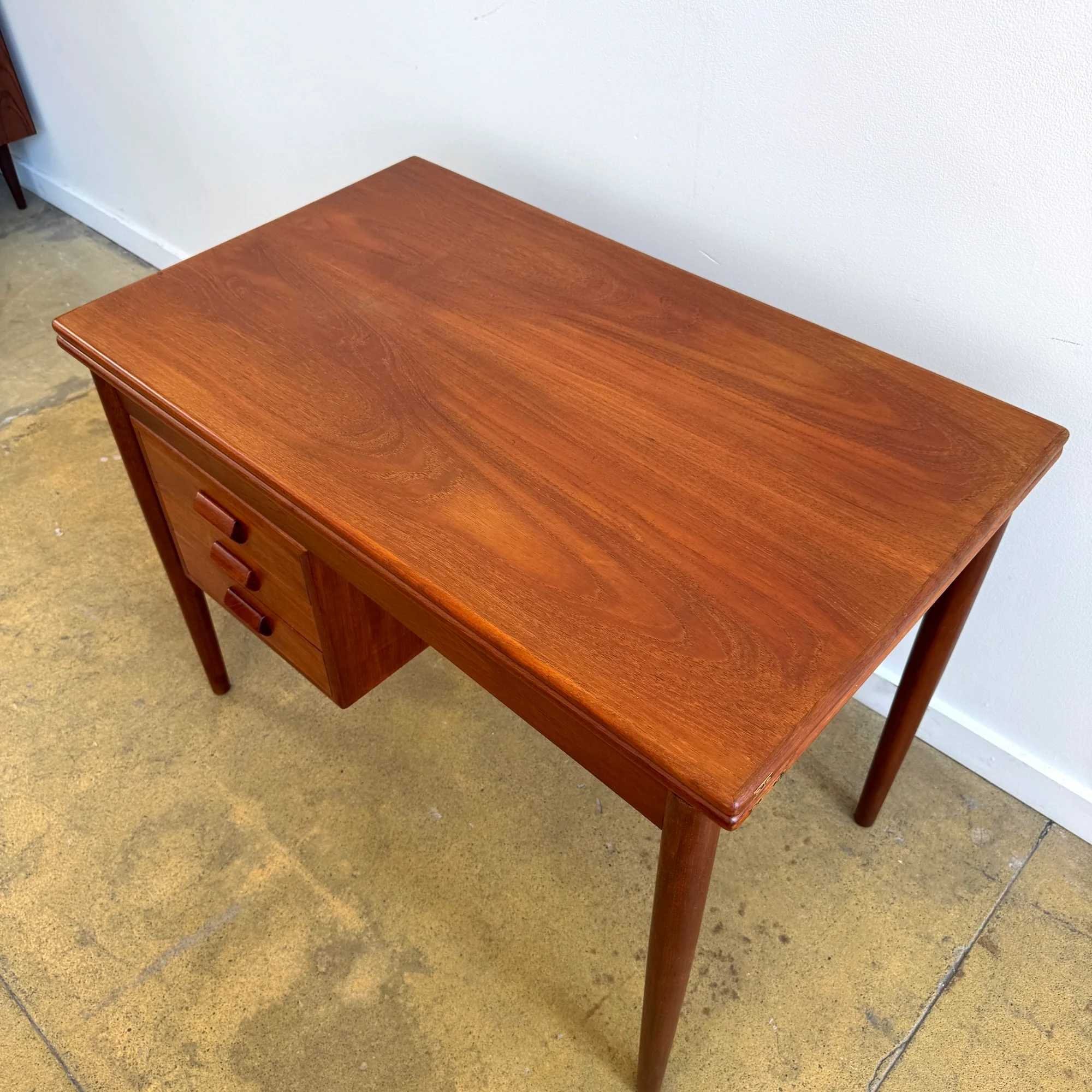 Rare! Danish Modern Børge Mogensen for Søborg Møbelfabrik Convertible Desk to Table - Image 3