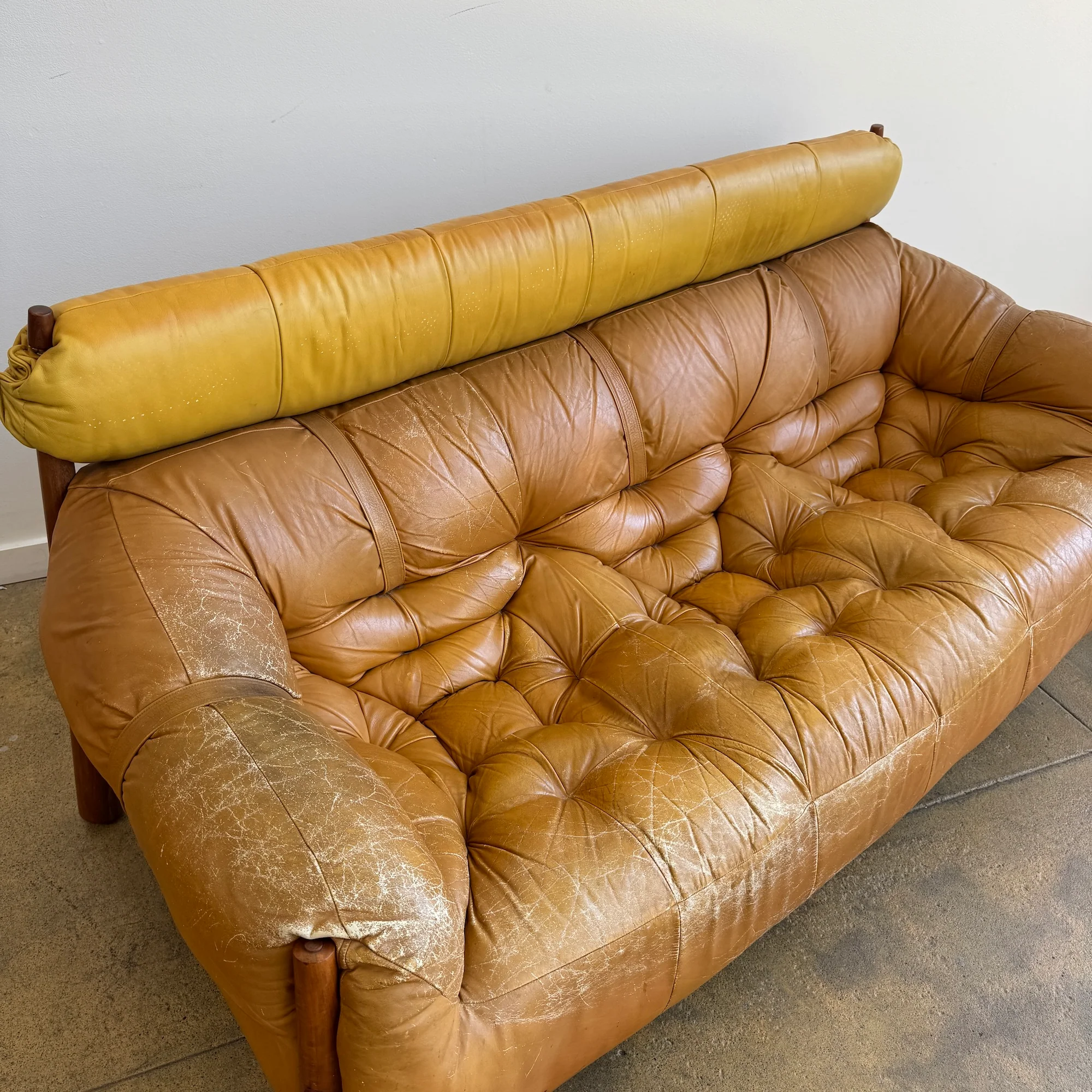 Rare! Percival Lafer MP-81 Leather Sofa - Image 5