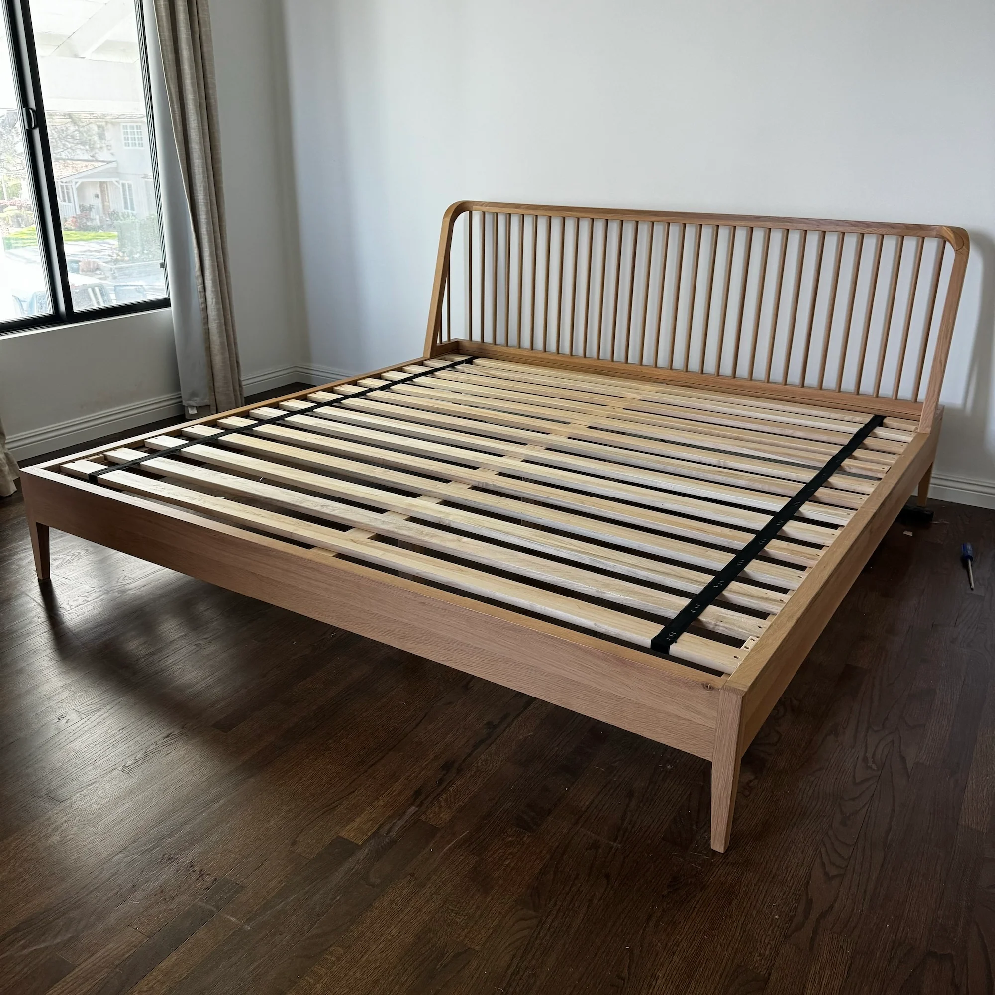 Rejuvenation Perkins Spindle Oak King Bed - Image 3