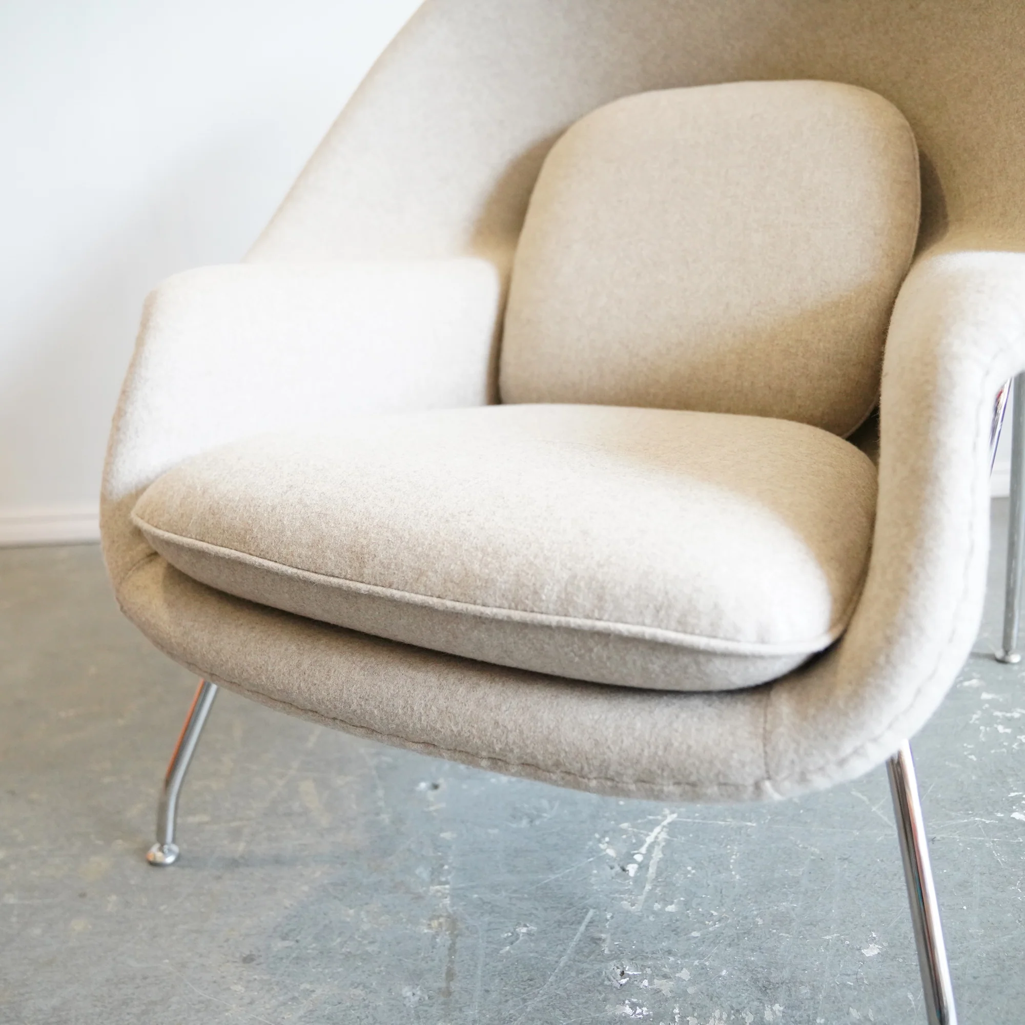 Rove Concepts Eero Saarinen Style Womb chair and Ottoman - Image 6