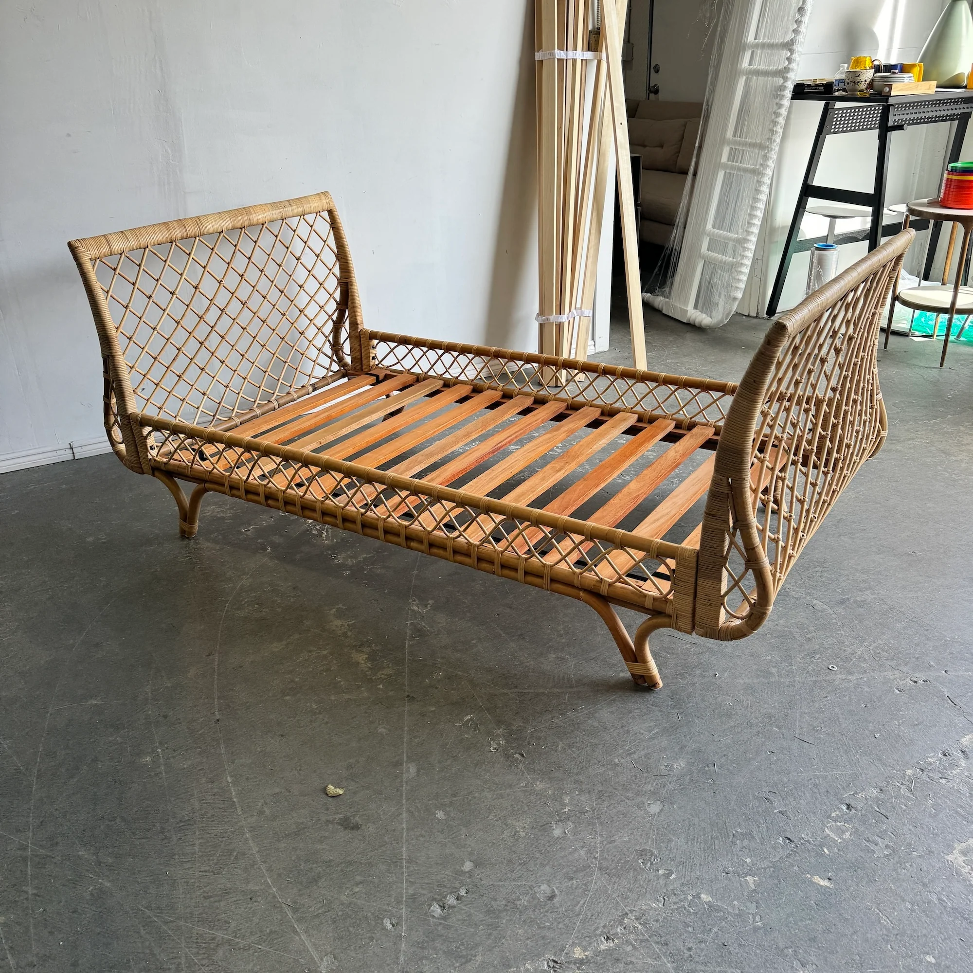 Serena and Lily Avalon Rattan Twin/ Daybed - Image 3