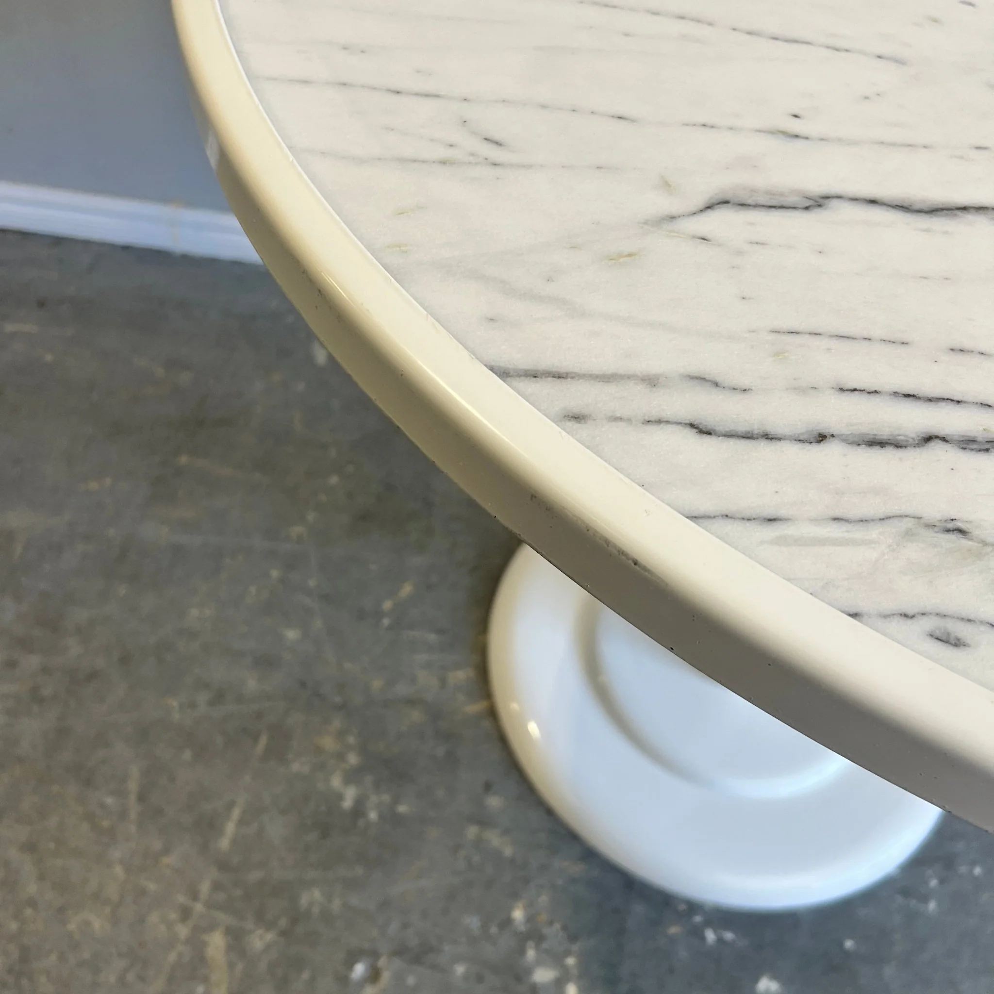 Serena and Lily Marble Wainscott round table - Image 3