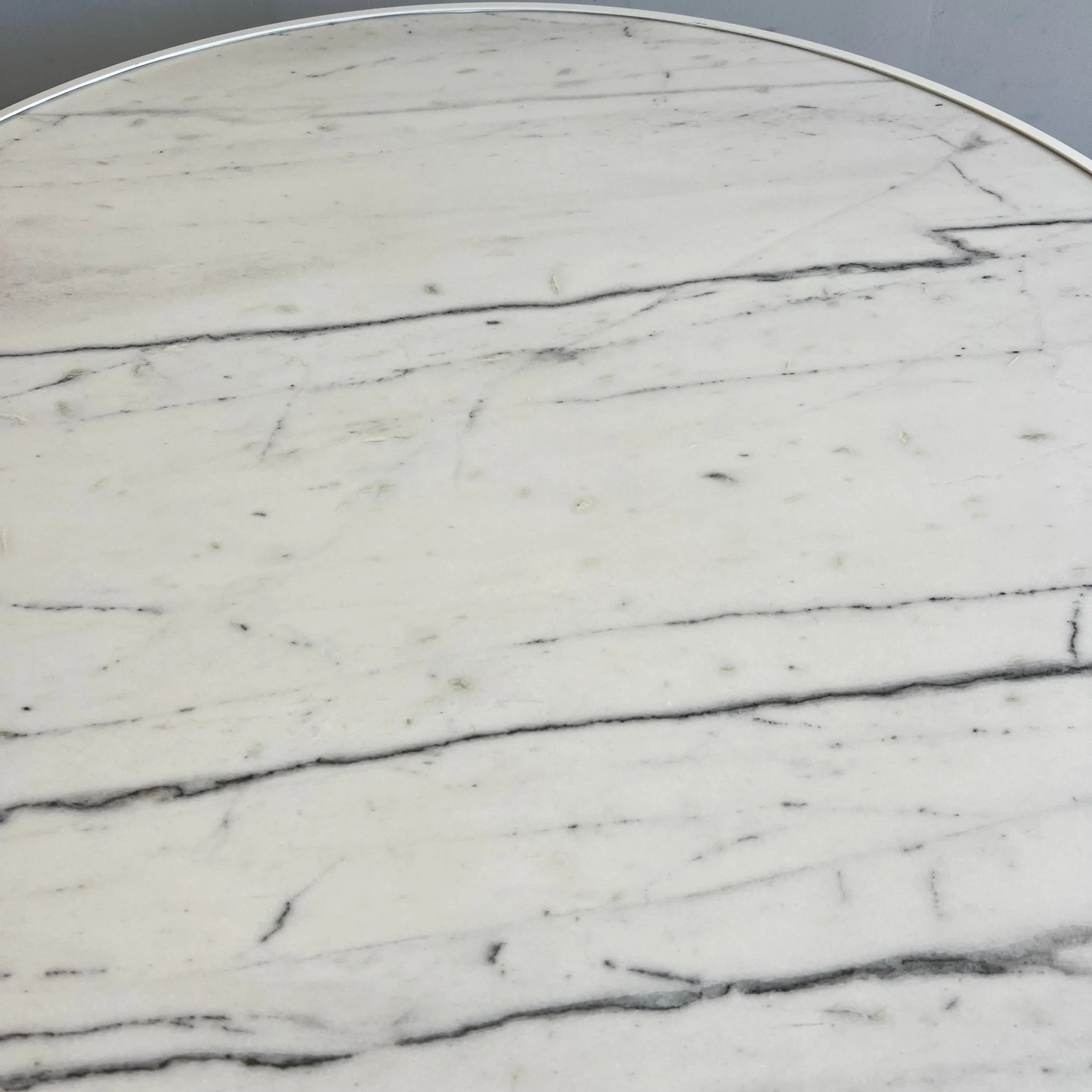 Serena and Lily Marble Wainscott round table - Image 4