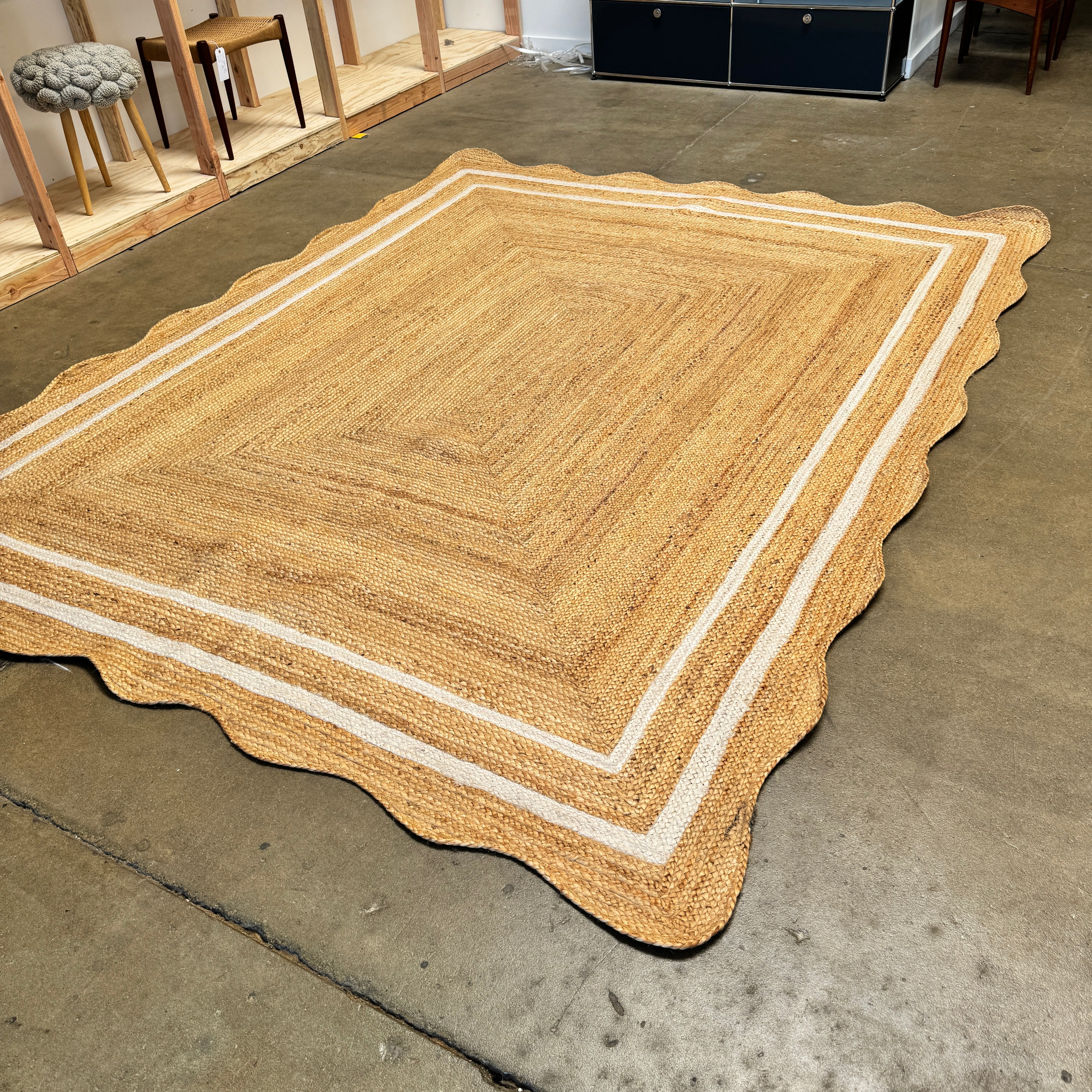 Serena and lily Scallop Jute rug 6X9 - Image 2