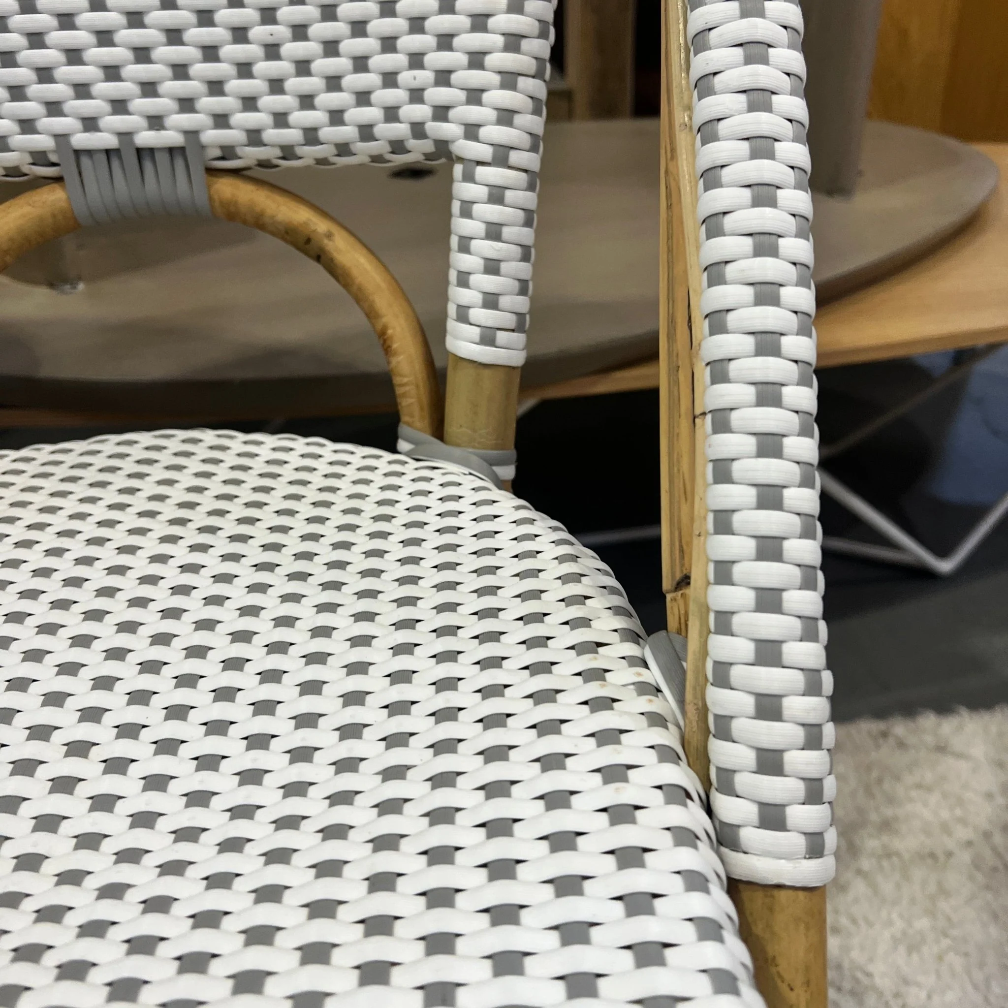 Serena and Lily Set of 4 Riviera dining chairs - Image 5